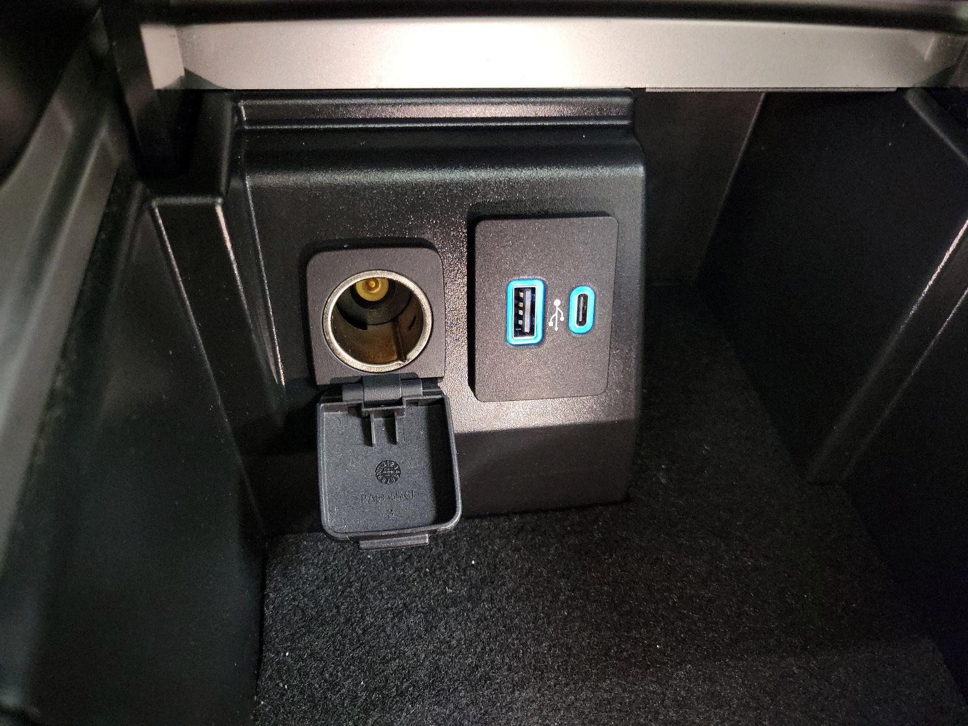 Thumbnail: 2021 Ford Explorer - 19