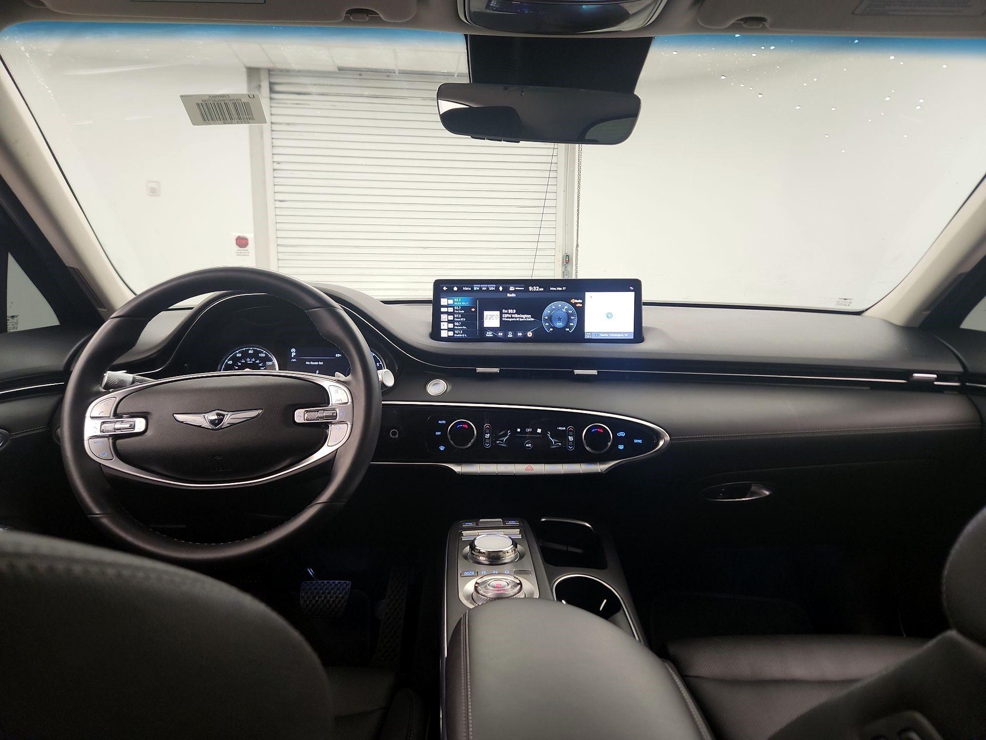 Thumbnail: 2022 Genesis GV70 - 9