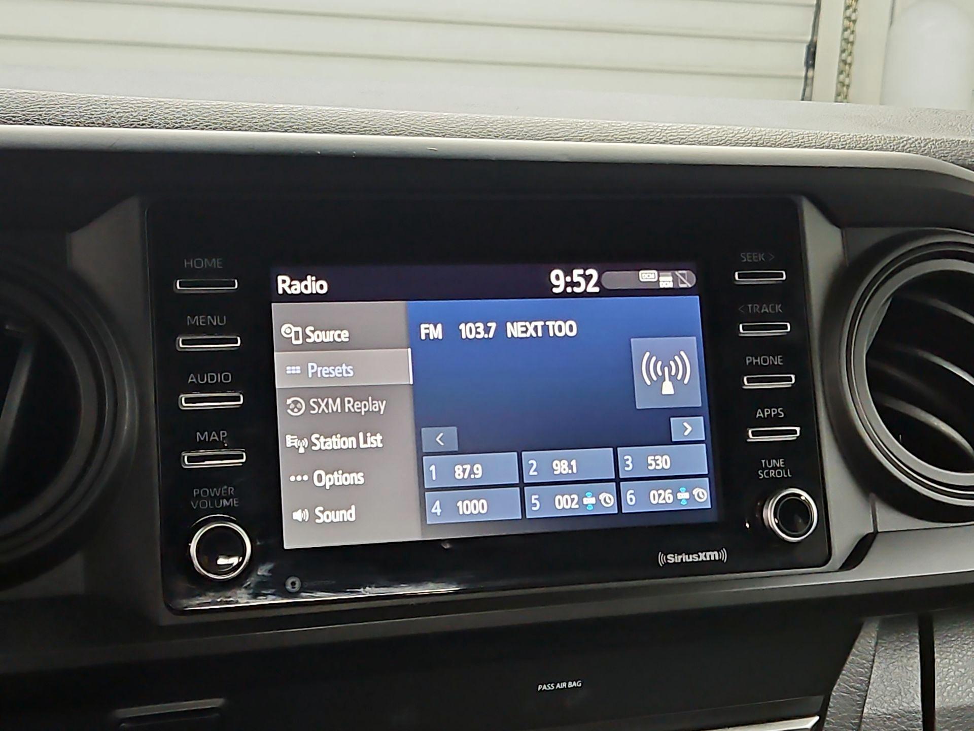 Thumbnail: 2022 Toyota Tacoma - 15