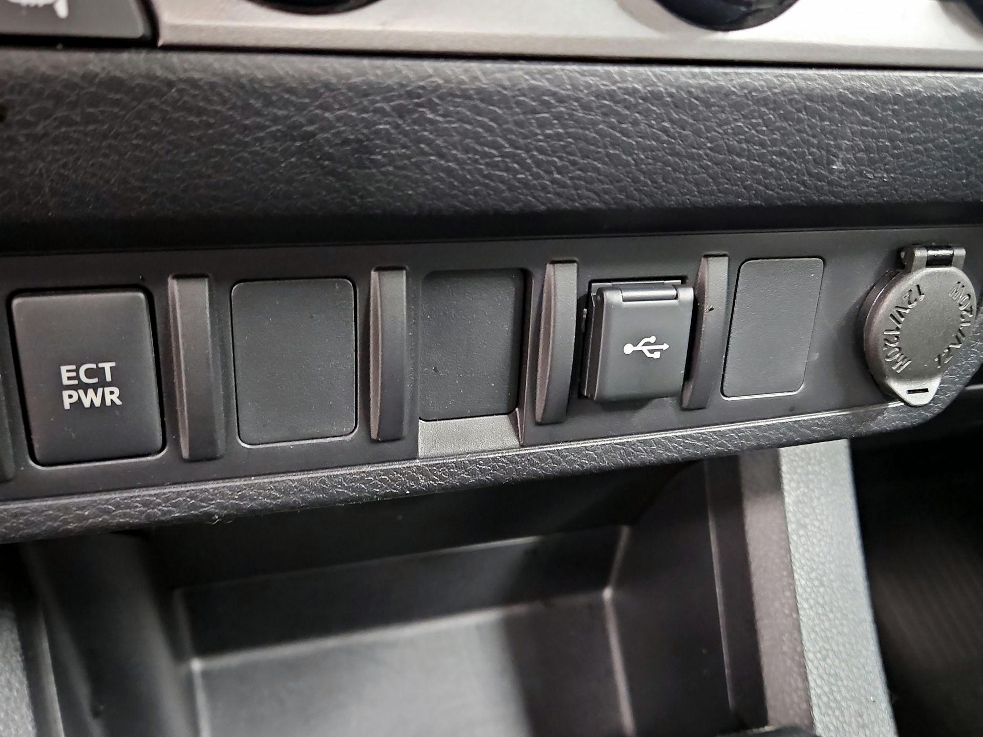 Thumbnail: 2022 Toyota Tacoma - 18