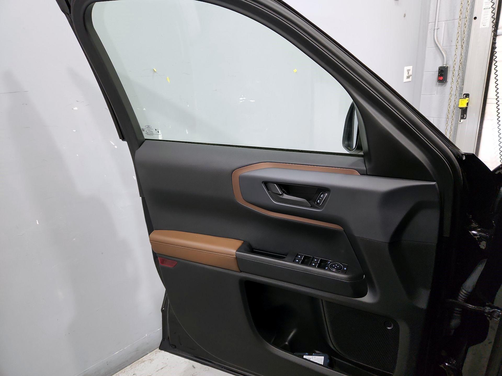 Thumbnail: 2021 Ford Bronco Sport - 12