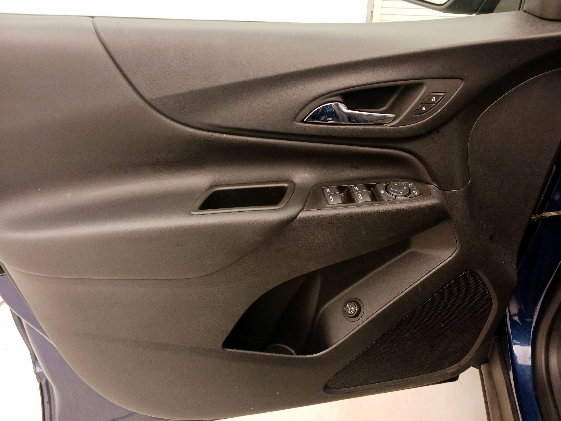 Thumbnail: 2022 Chevrolet Equinox - 12