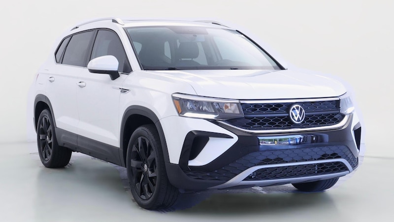 2022 Volkswagen Taos SE Hero Image