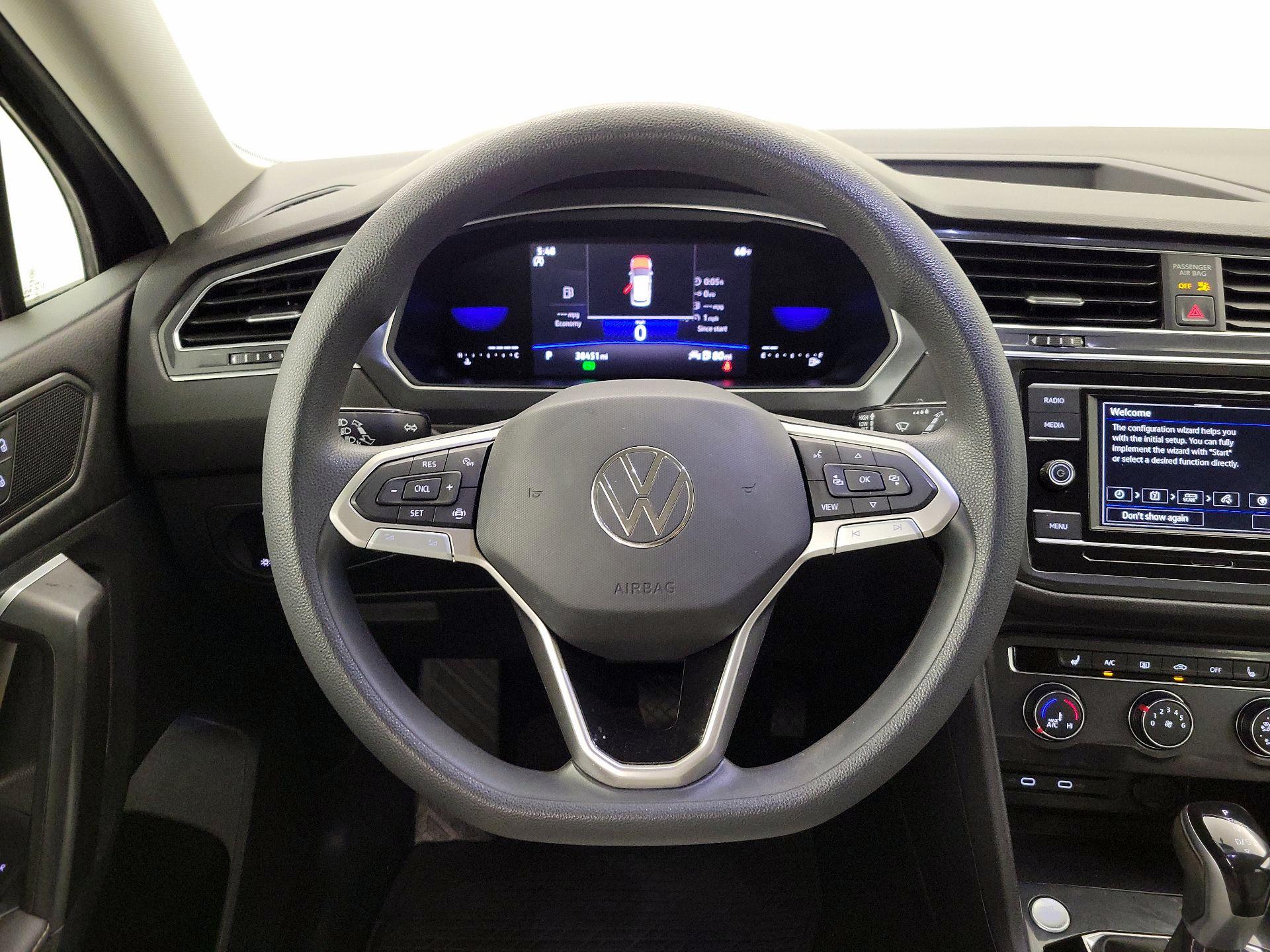 Thumbnail: 2022 Volkswagen Tiguan - 10