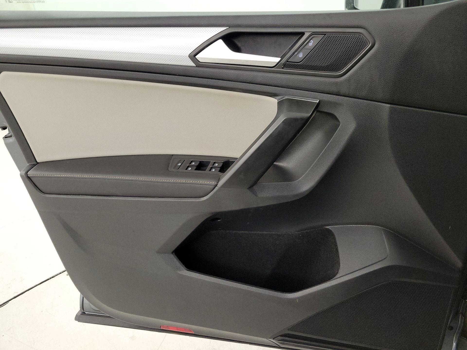 Thumbnail: 2022 Volkswagen Tiguan - 12