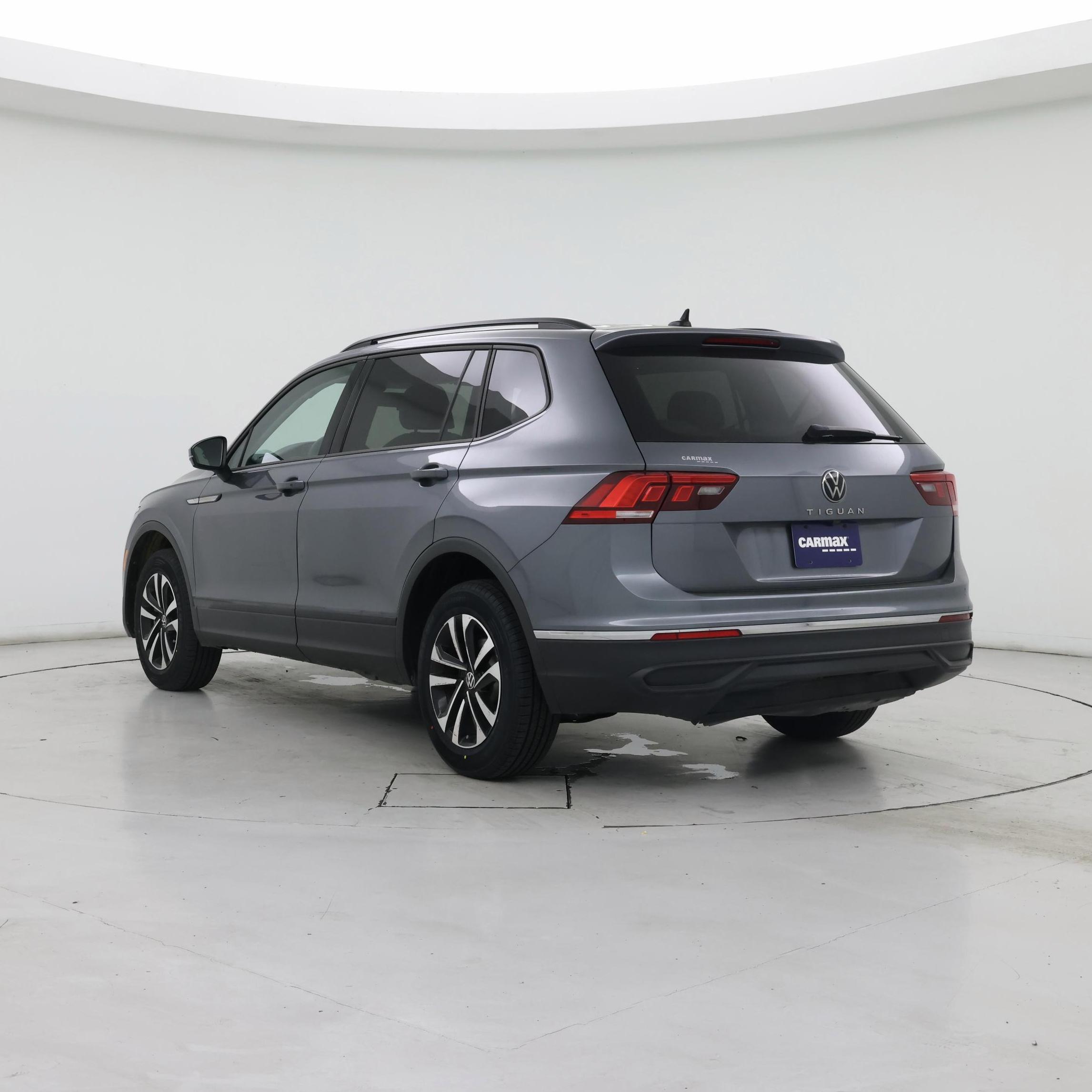 Thumbnail: 2022 Volkswagen Tiguan - 2