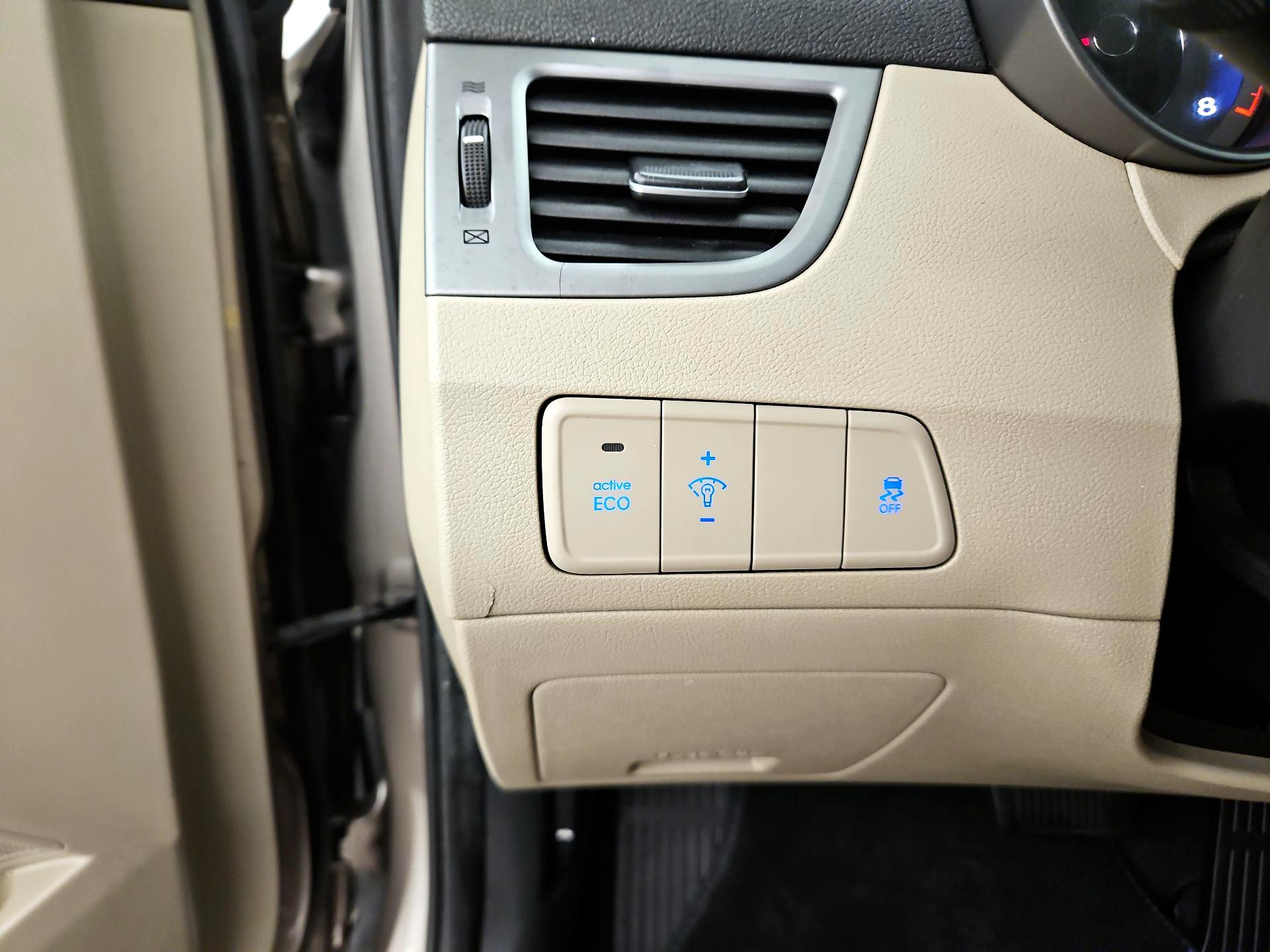 Thumbnail: 2014 Hyundai Elantra - 13