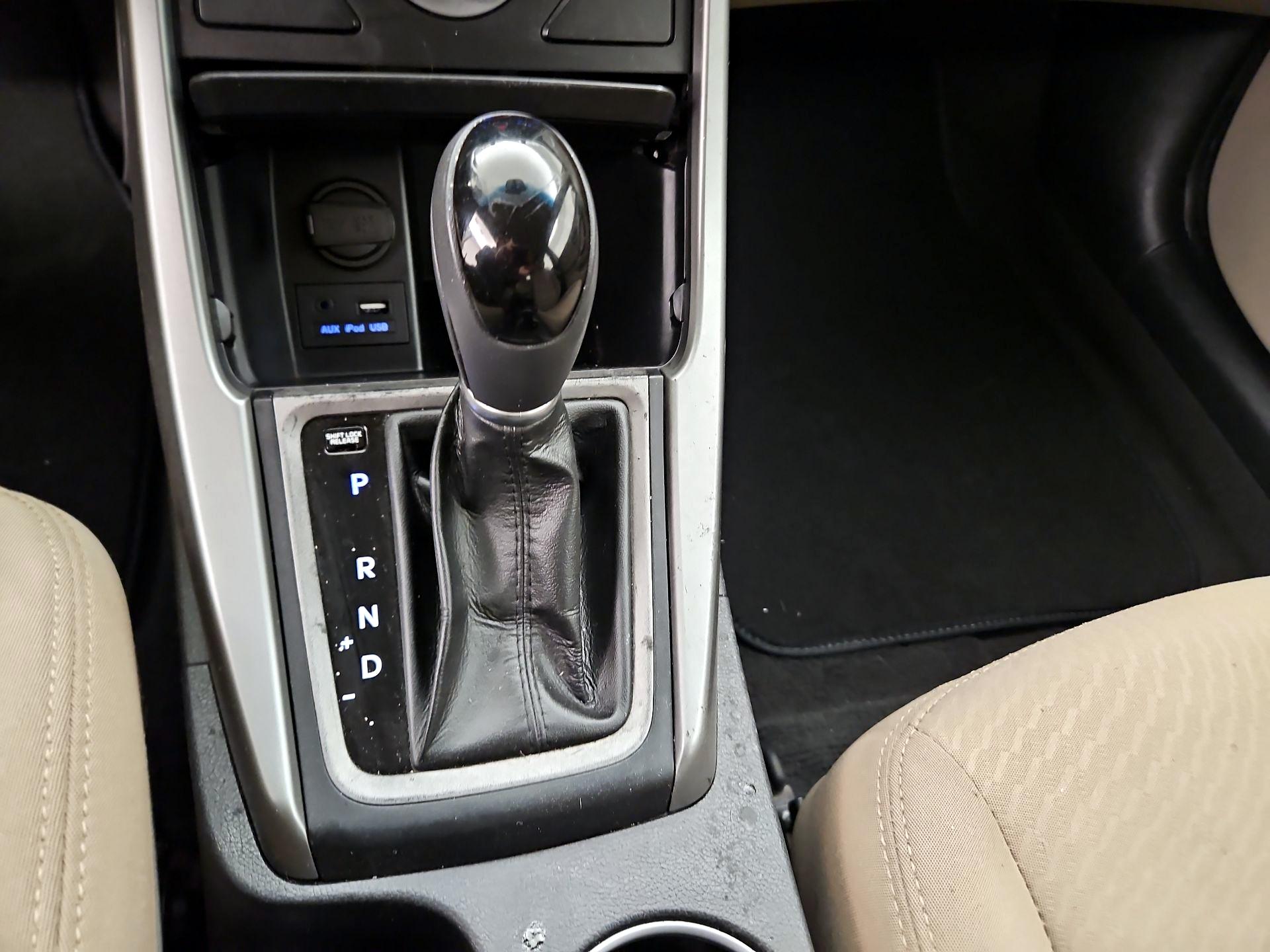 Thumbnail: 2014 Hyundai Elantra - 16