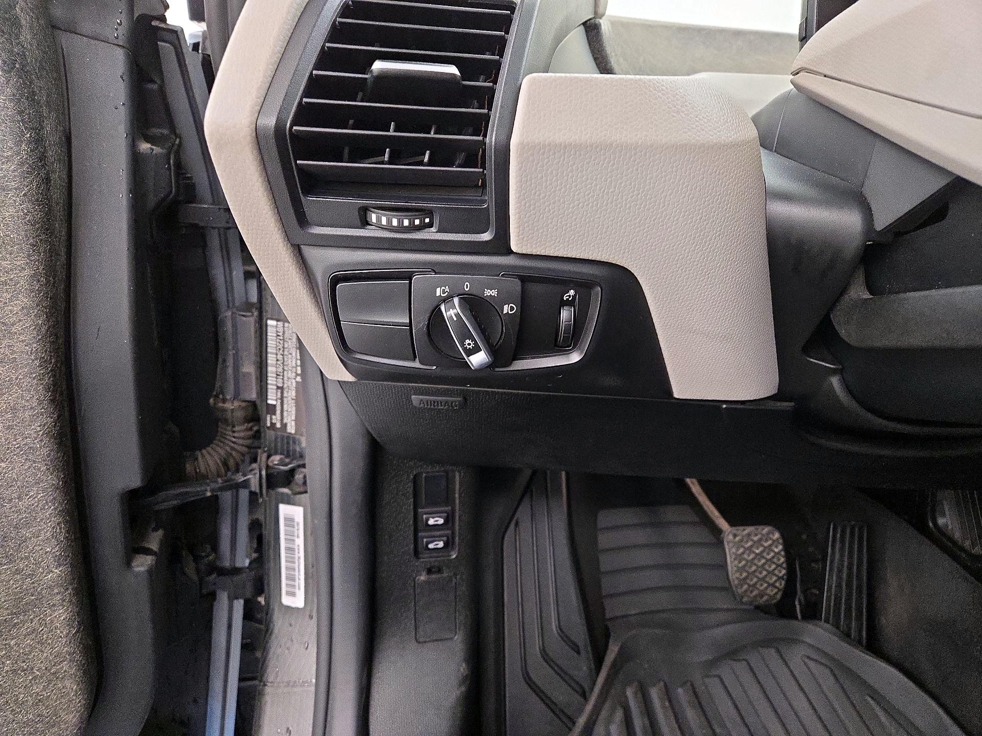 Thumbnail: 2015 BMW i3 - 12