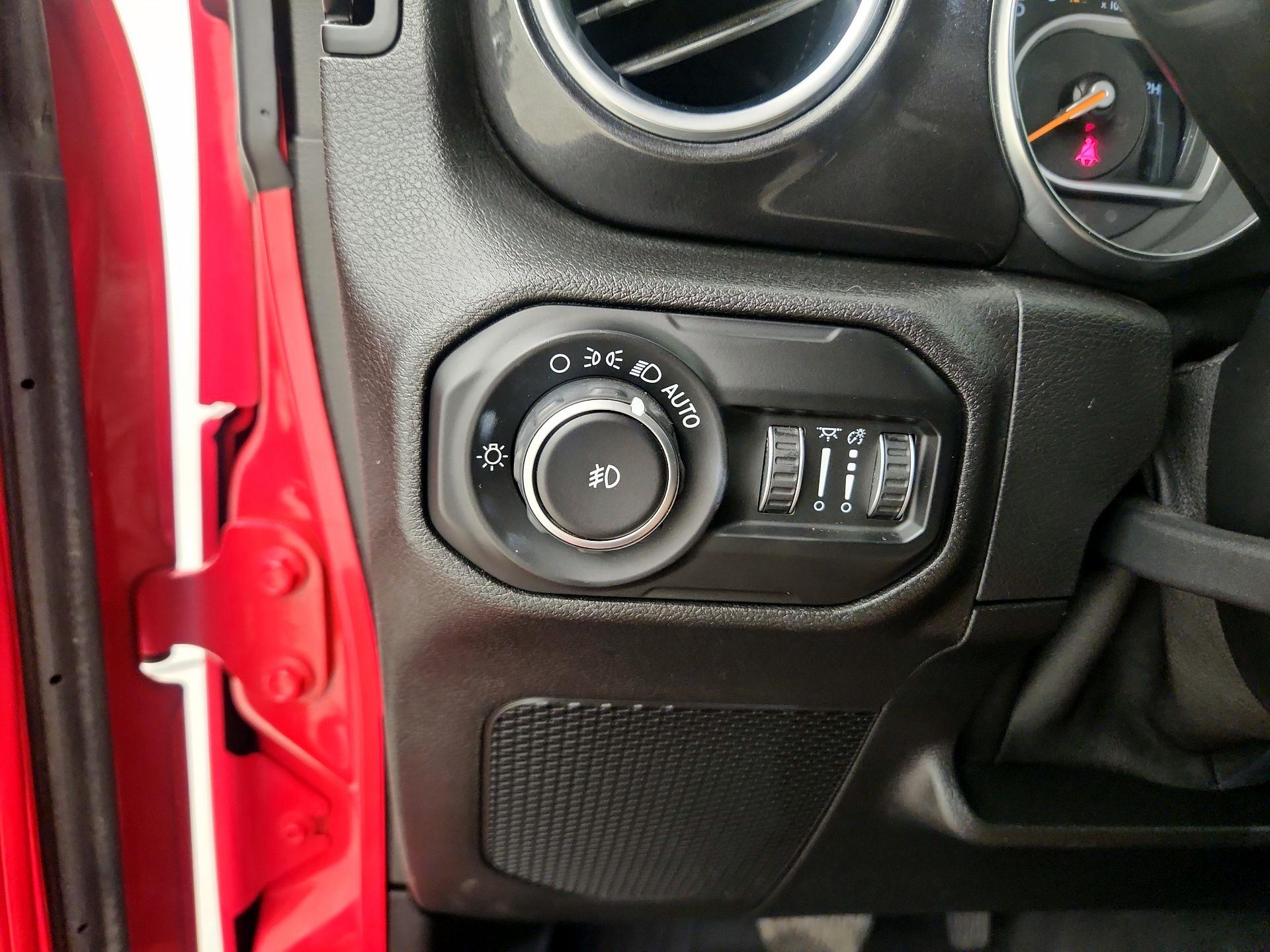 Thumbnail: 2020 Jeep Wrangler - 13