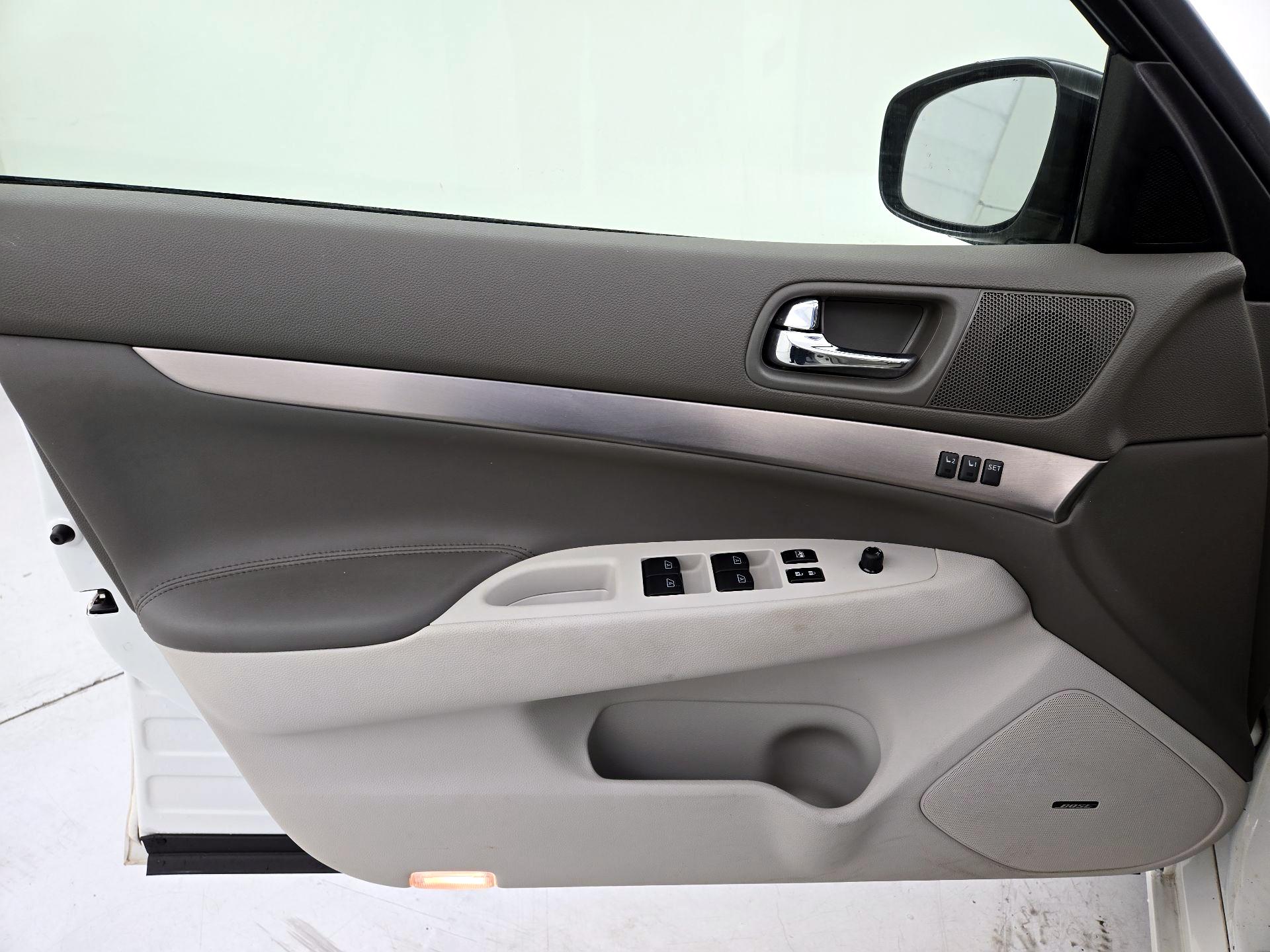 Thumbnail: 2013 INFINITI G37 - 12