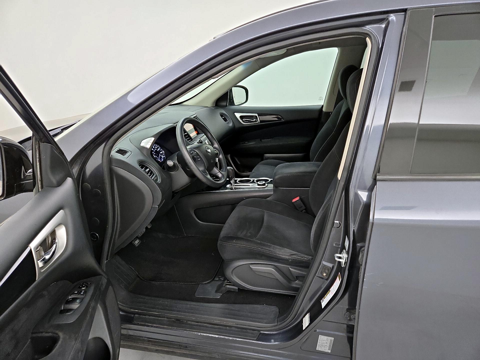 Thumbnail: 2013 Nissan Pathfinder - 11