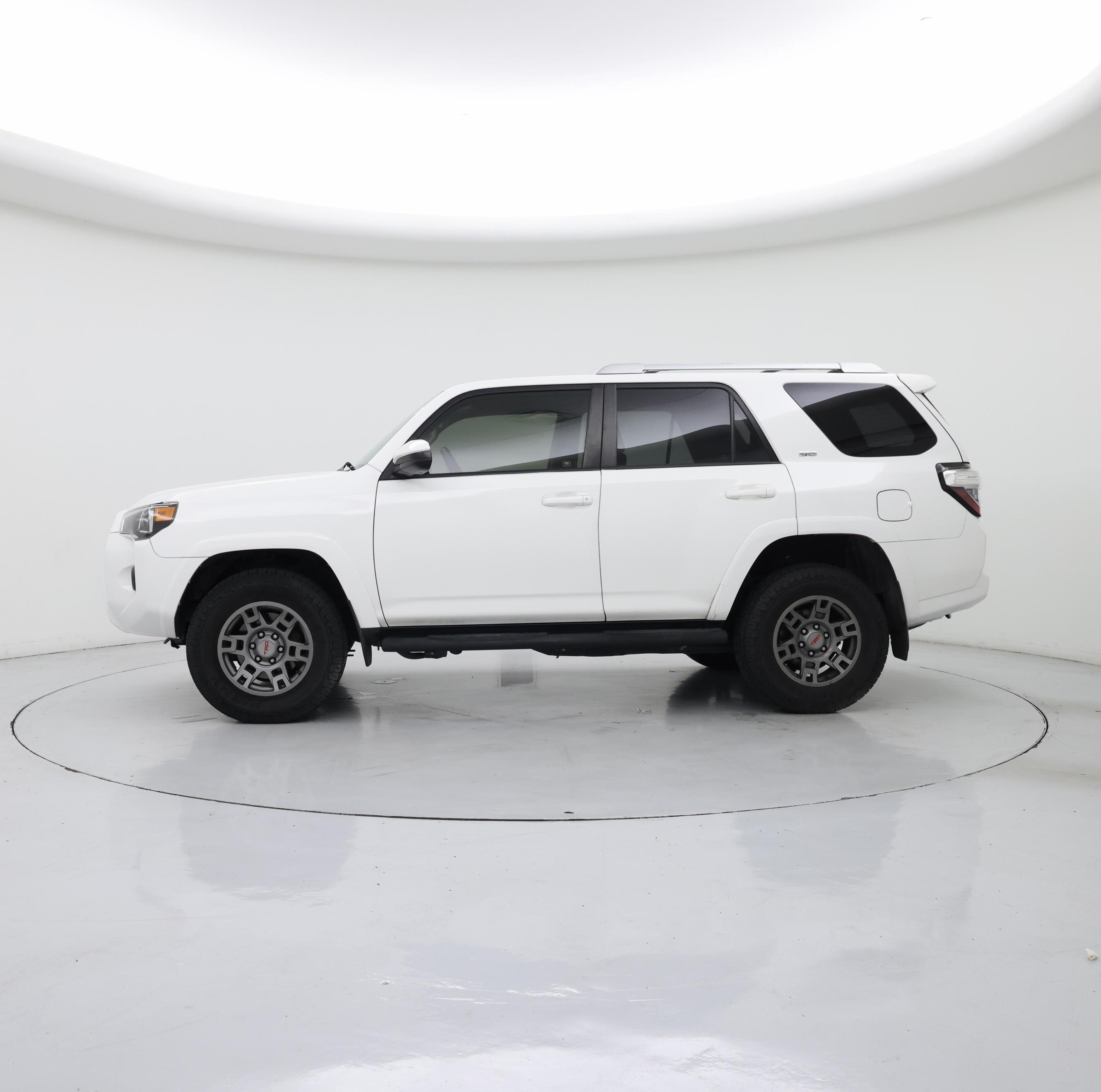 Thumbnail: 2018 Toyota 4Runner - 3