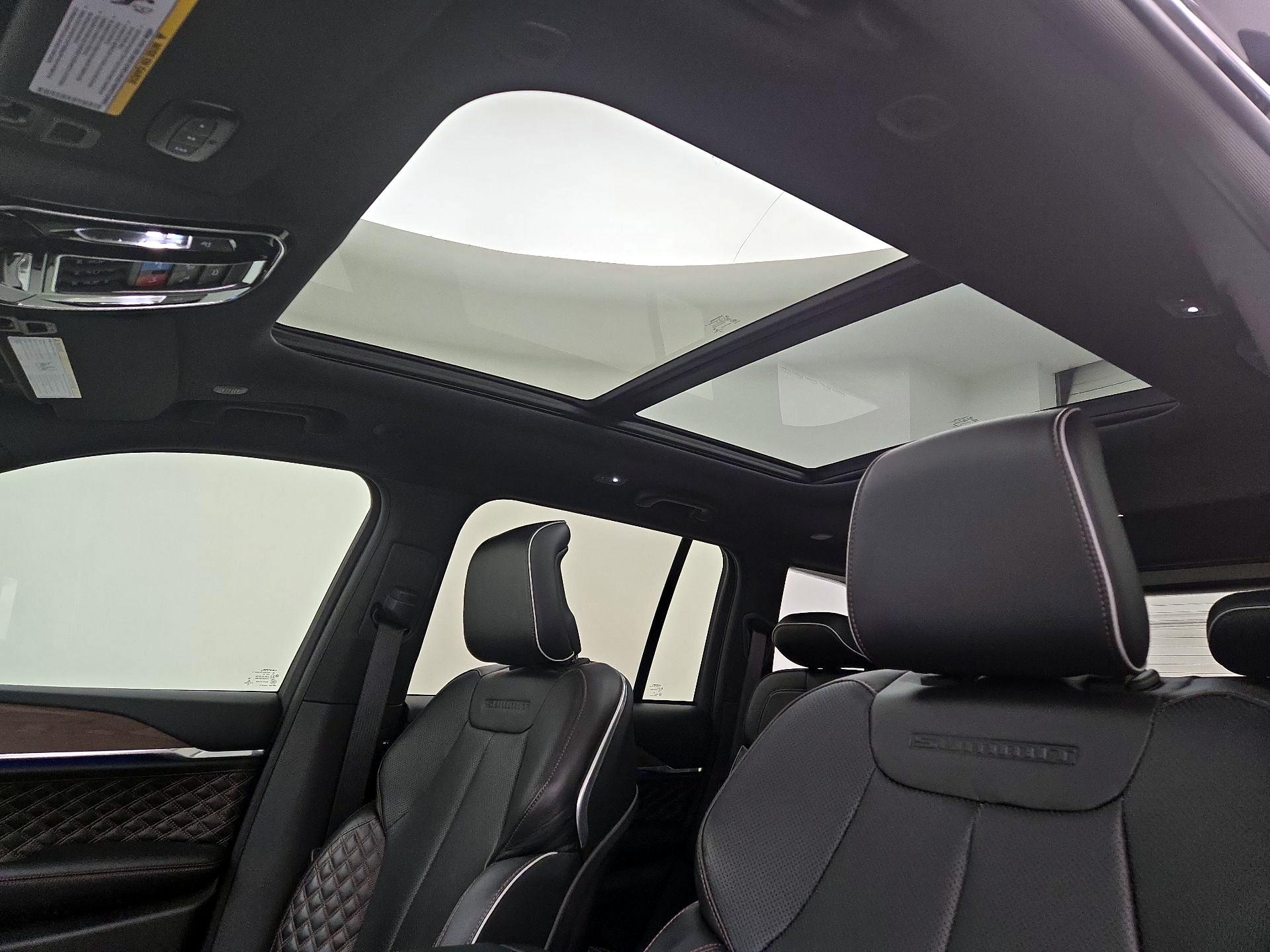 Thumbnail: 2022 Jeep Grand Cherokee - 20