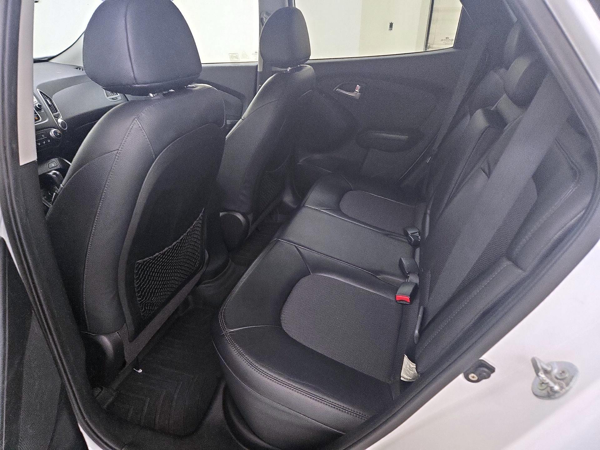 Thumbnail: 2013 Hyundai Tucson - 18
