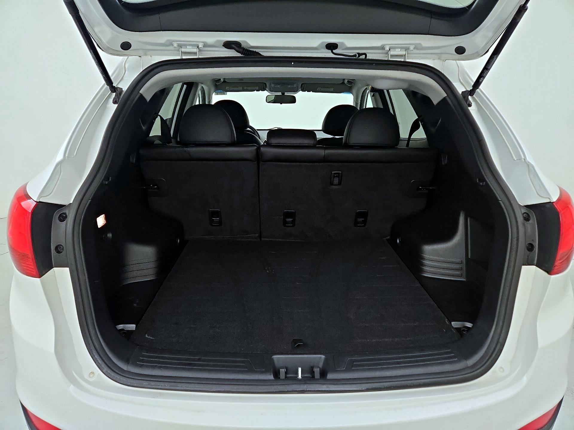 Thumbnail: 2013 Hyundai Tucson - 19