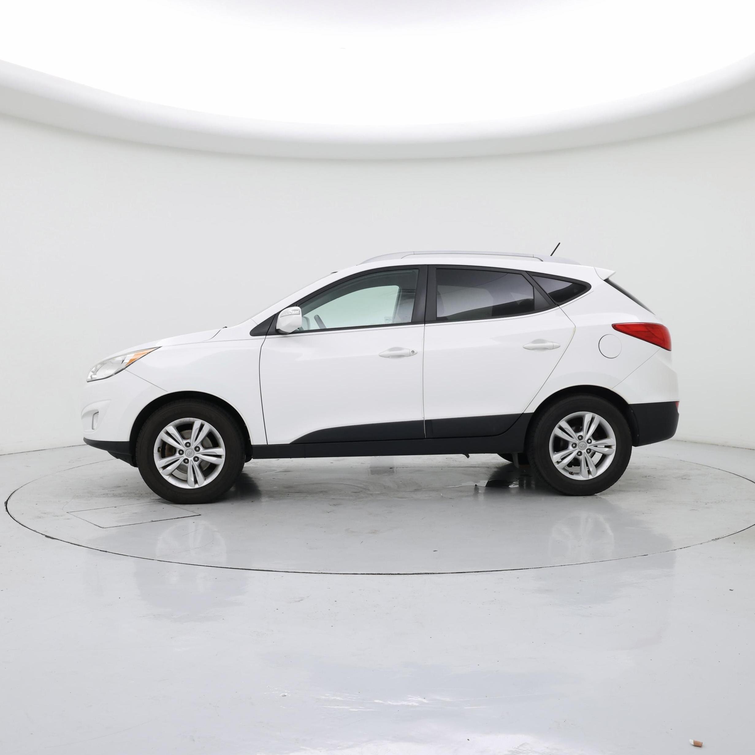 Thumbnail: 2013 Hyundai Tucson - 3