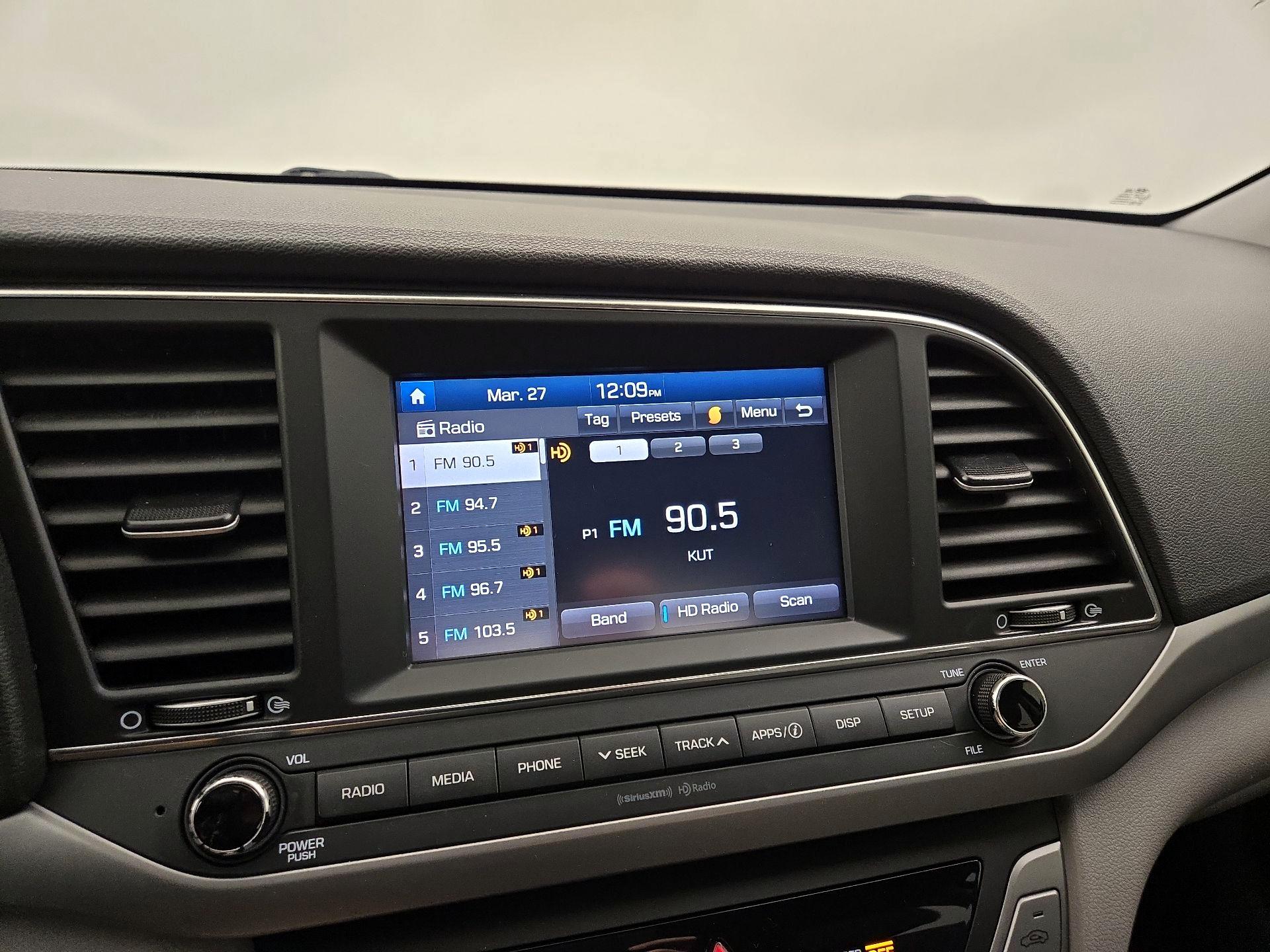 Thumbnail: 2018 Hyundai Elantra - 15