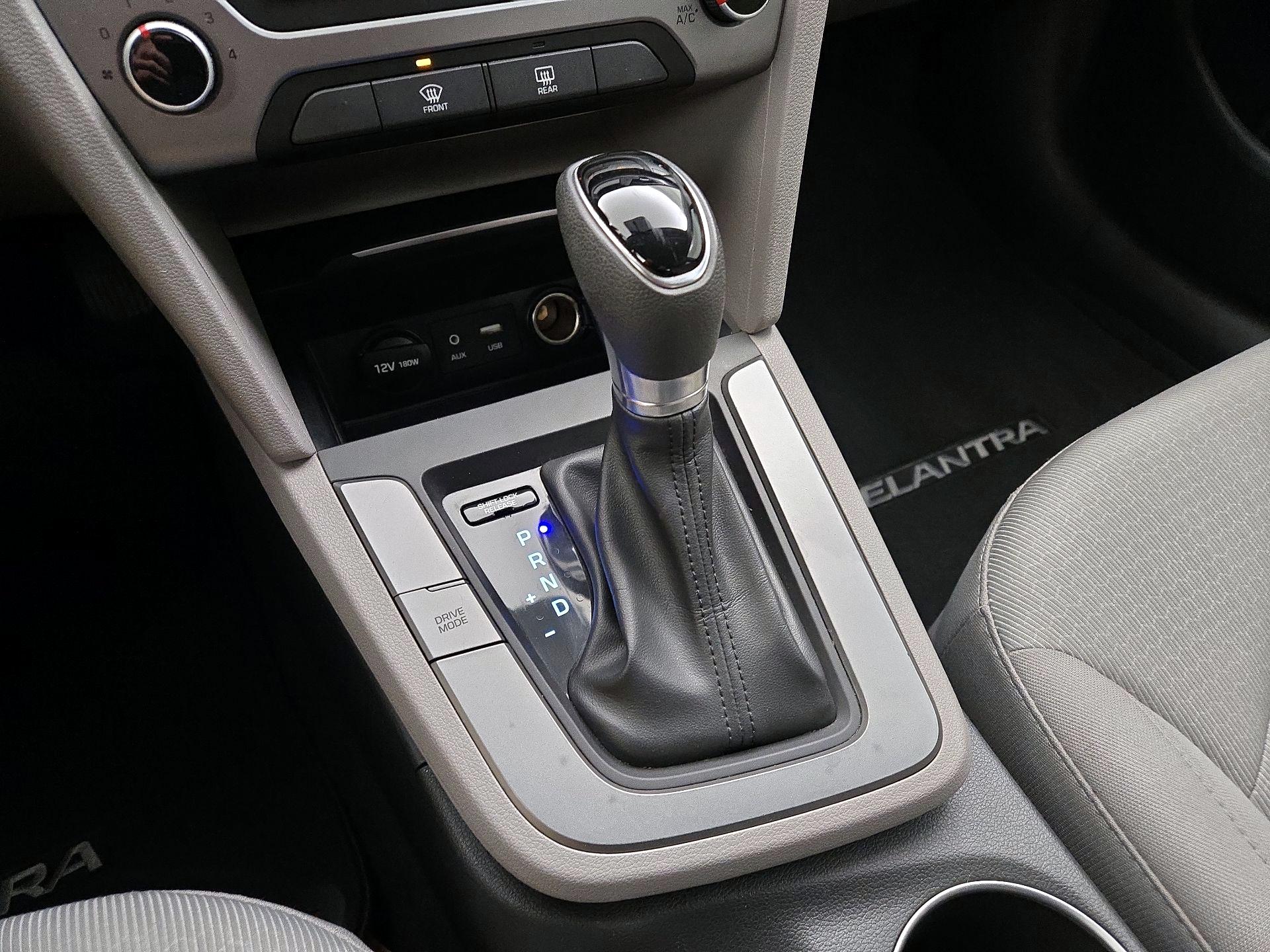 Thumbnail: 2018 Hyundai Elantra - 17