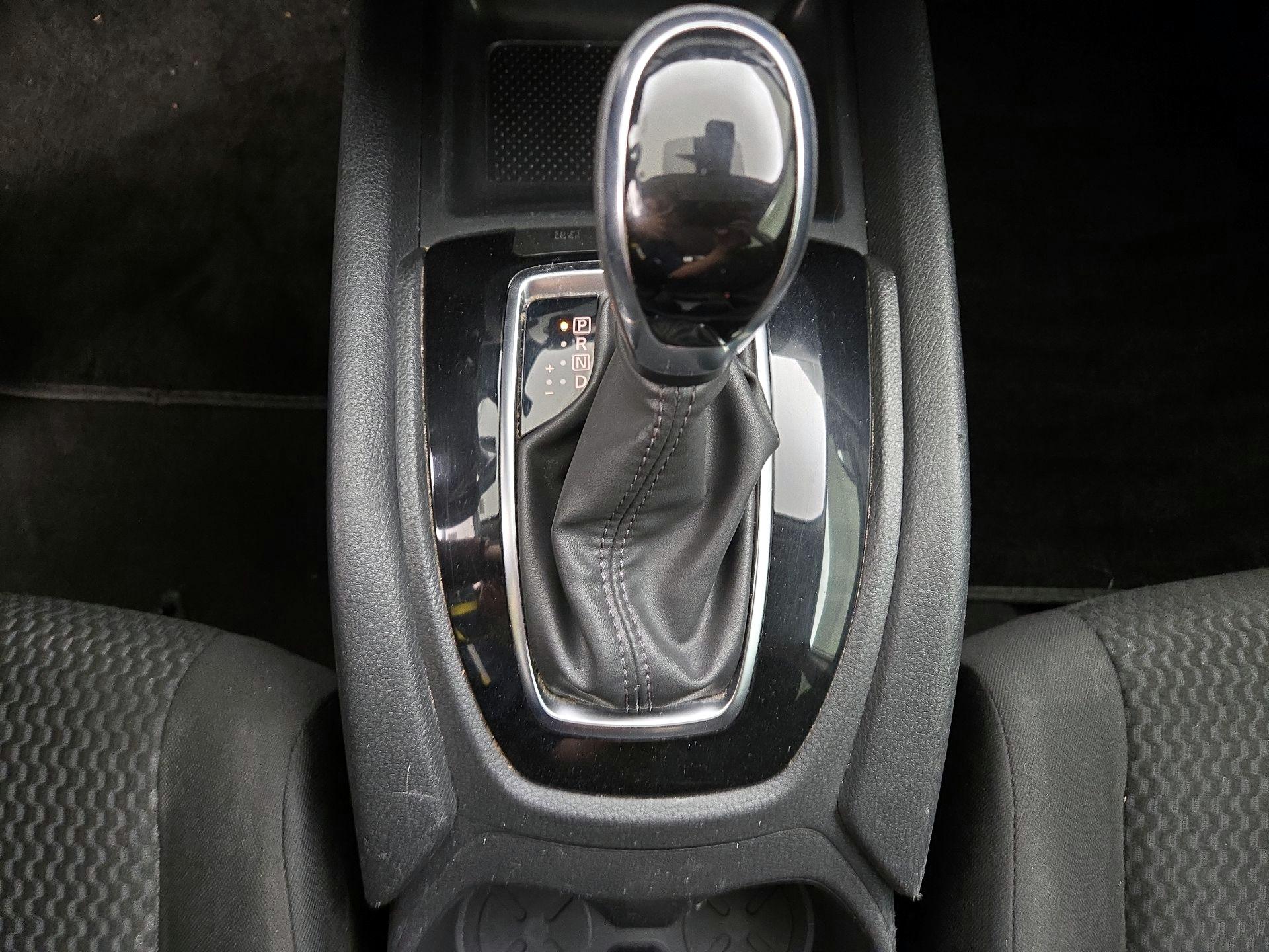 Thumbnail: 2020 Nissan Rogue Sport - 17