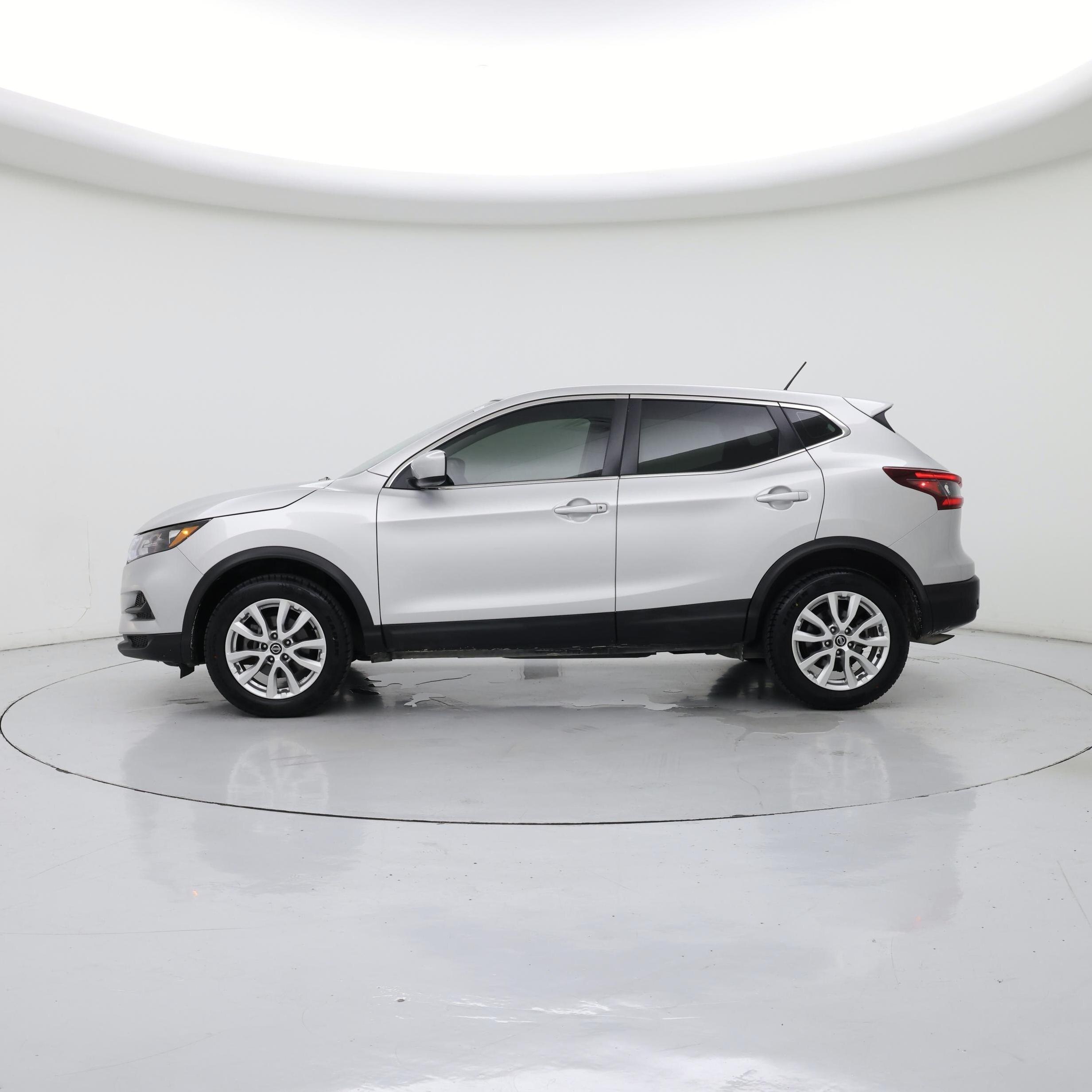 Thumbnail: 2020 Nissan Rogue Sport - 3