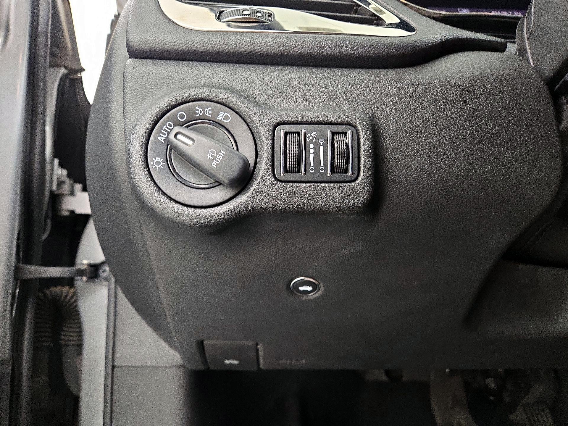 Thumbnail: 2015 Dodge Dart - 13