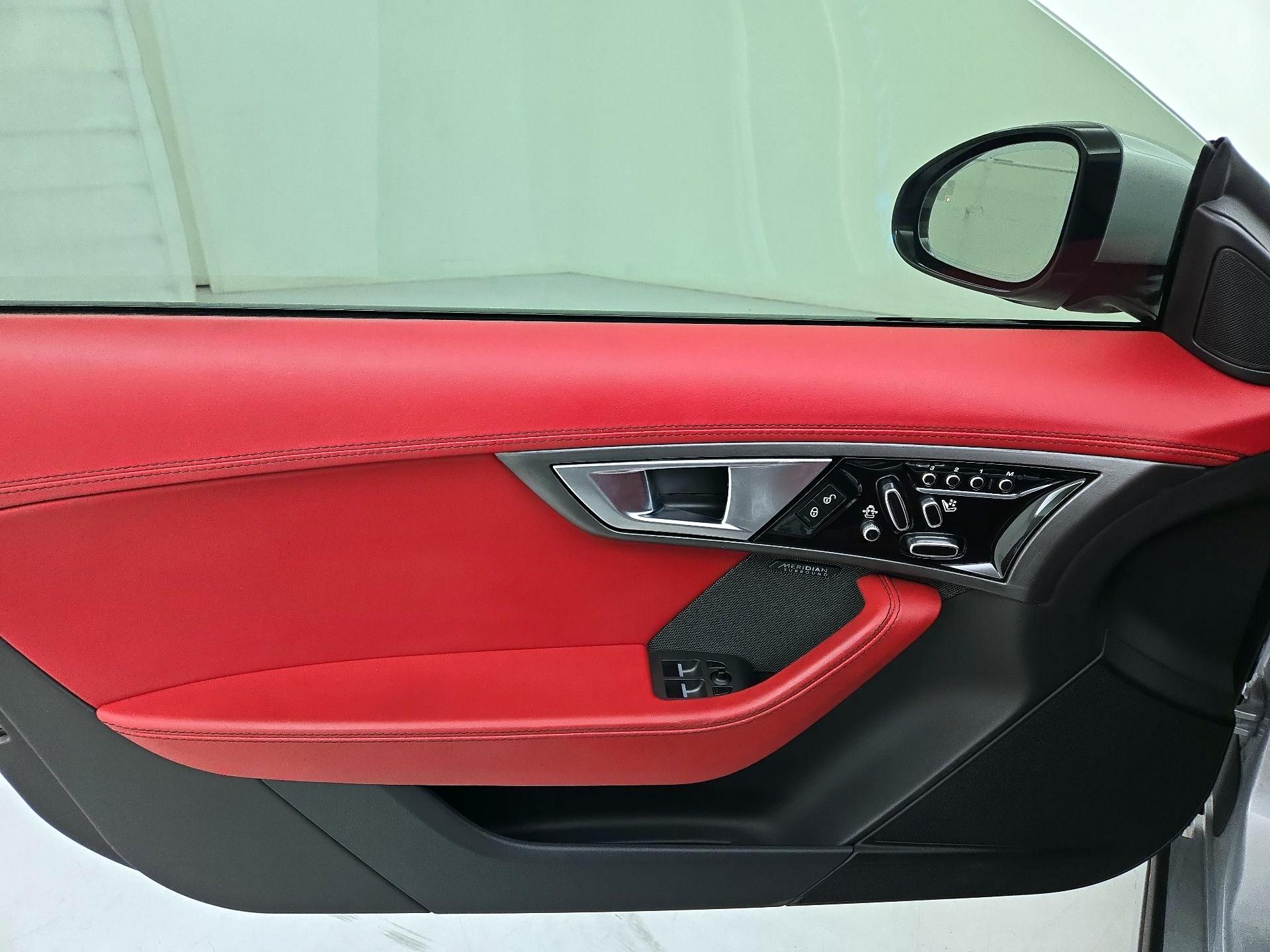 Thumbnail: 2015 Jaguar F-Type - 11