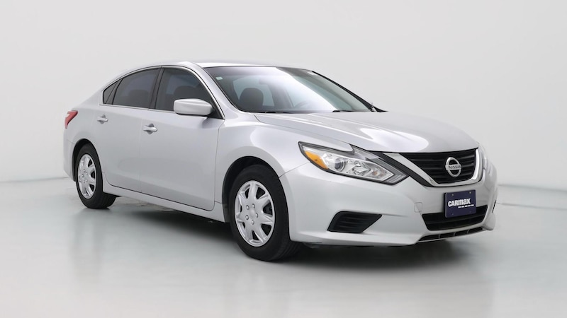 2016 Nissan Altima S Hero Image