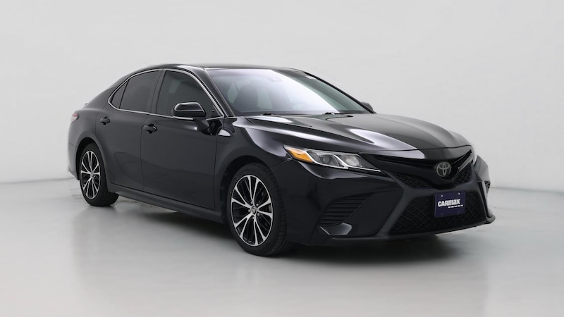 2018 Toyota Camry SE Hero Image
