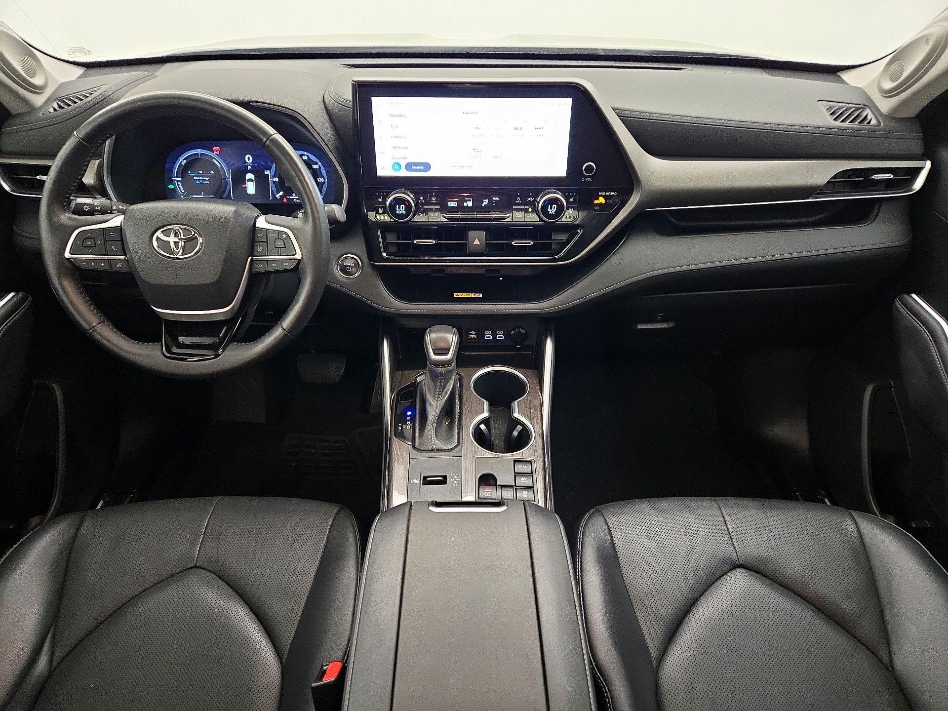 Thumbnail: 2023 Toyota Highlander - 9