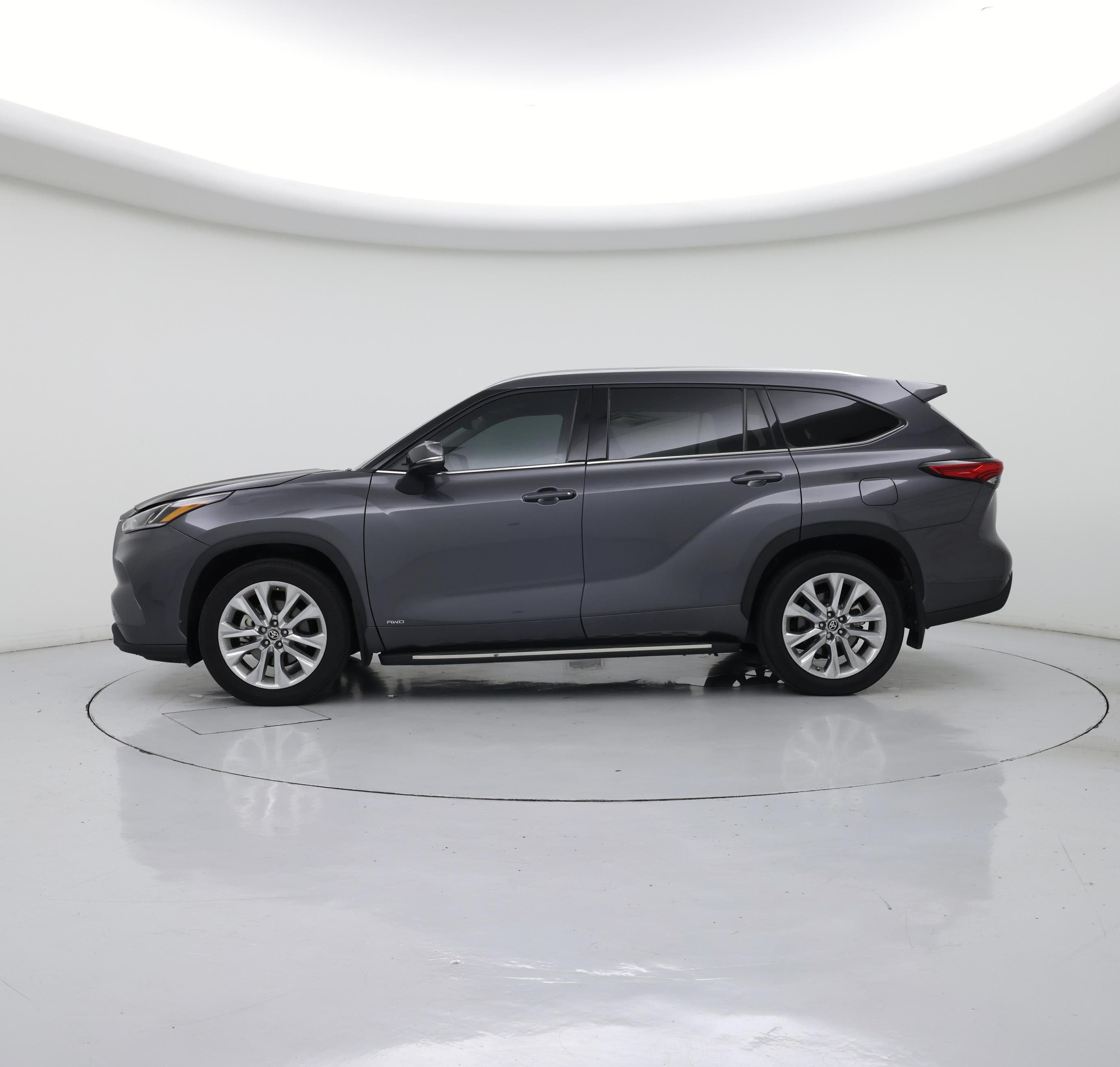 Thumbnail: 2023 Toyota Highlander - 3
