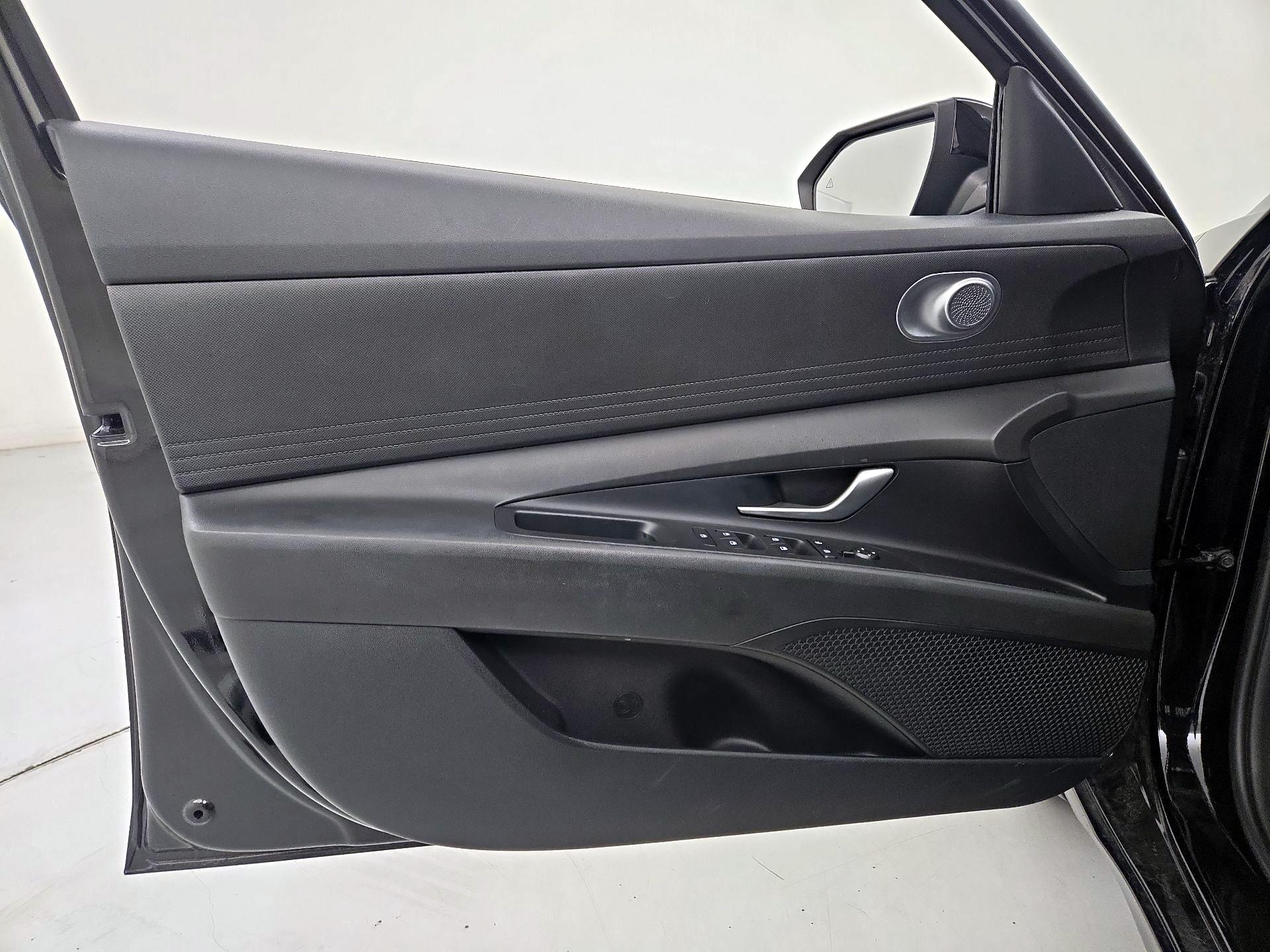 Thumbnail: 2023 Hyundai Elantra - 12