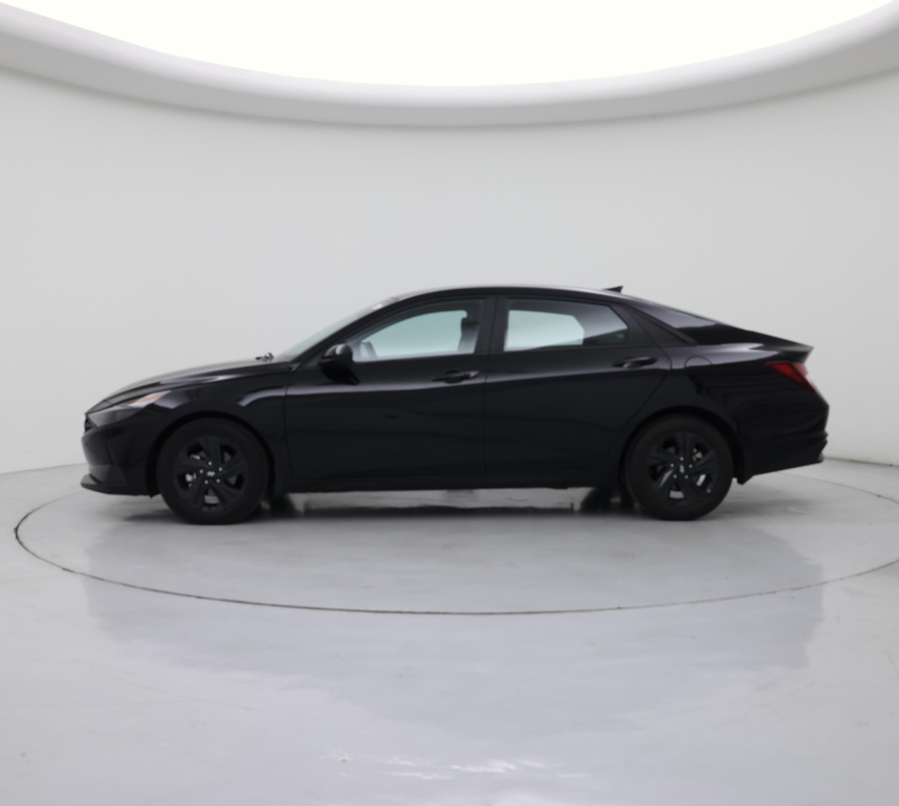 Thumbnail: 2023 Hyundai Elantra - 3