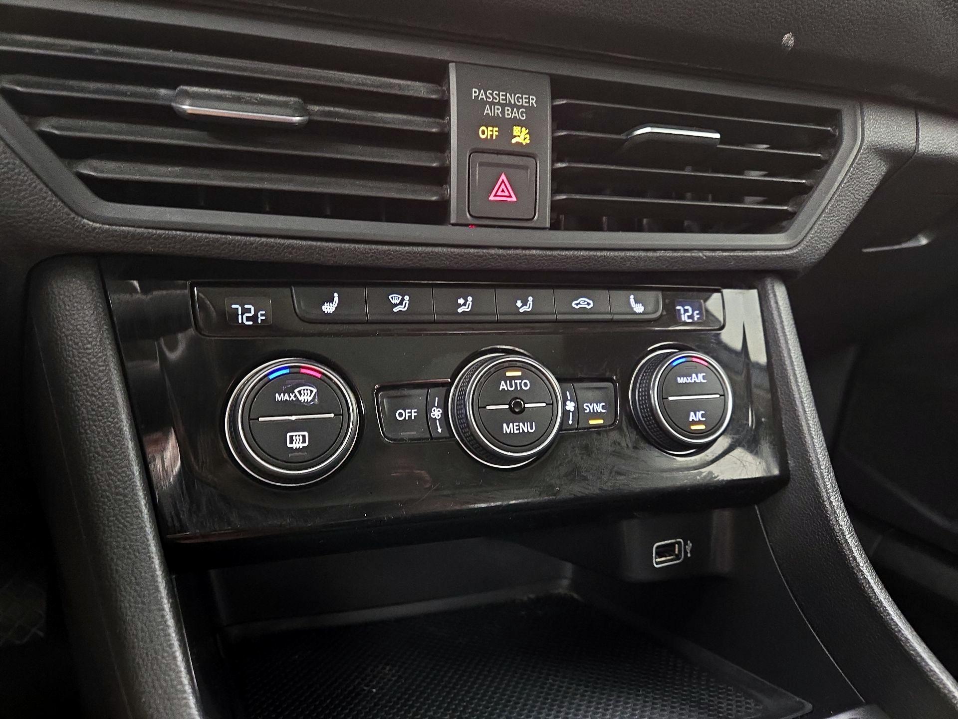 Thumbnail: 2019 Volkswagen Jetta - 16