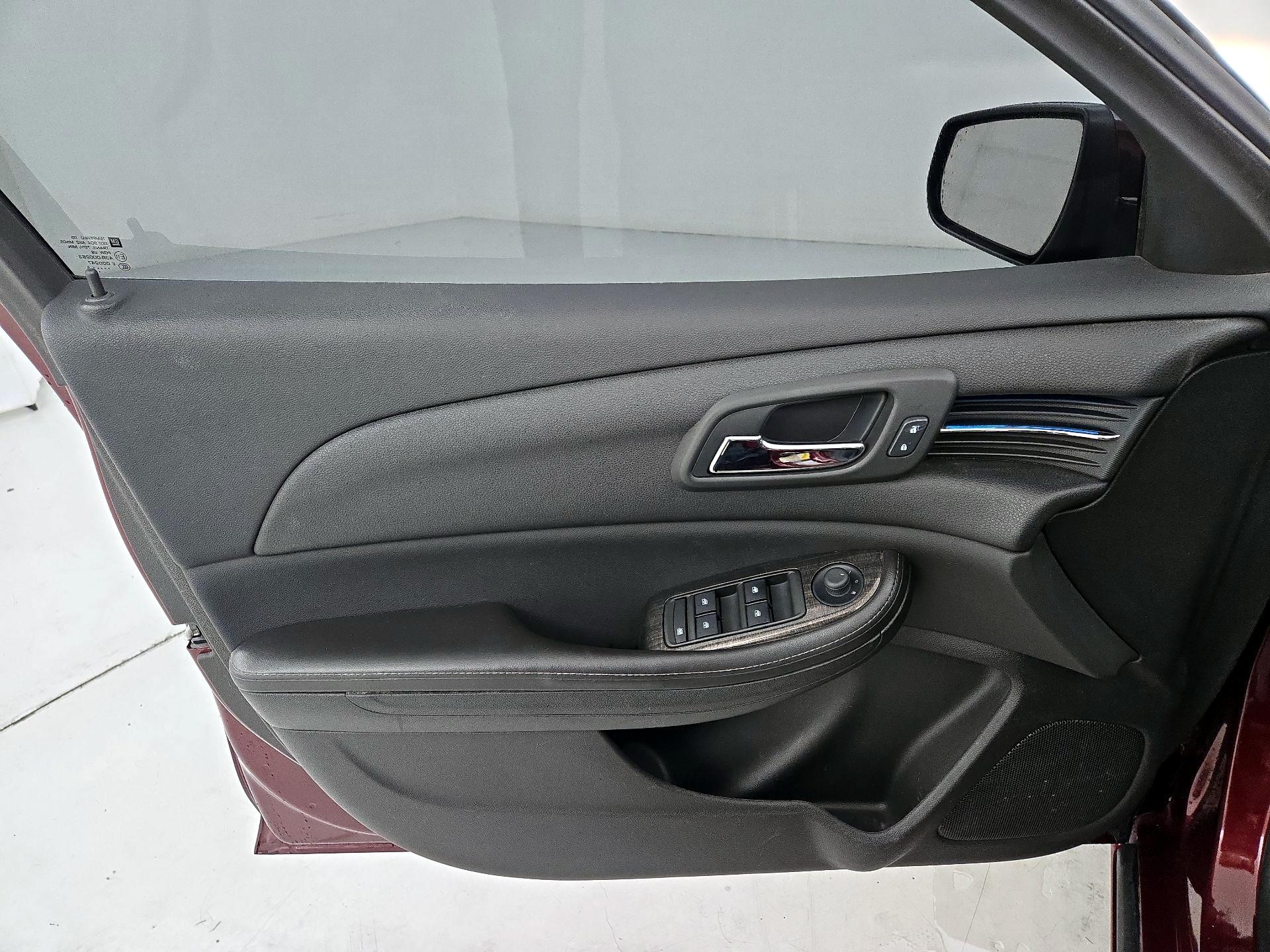 Thumbnail: 2015 Chevrolet Malibu - 12