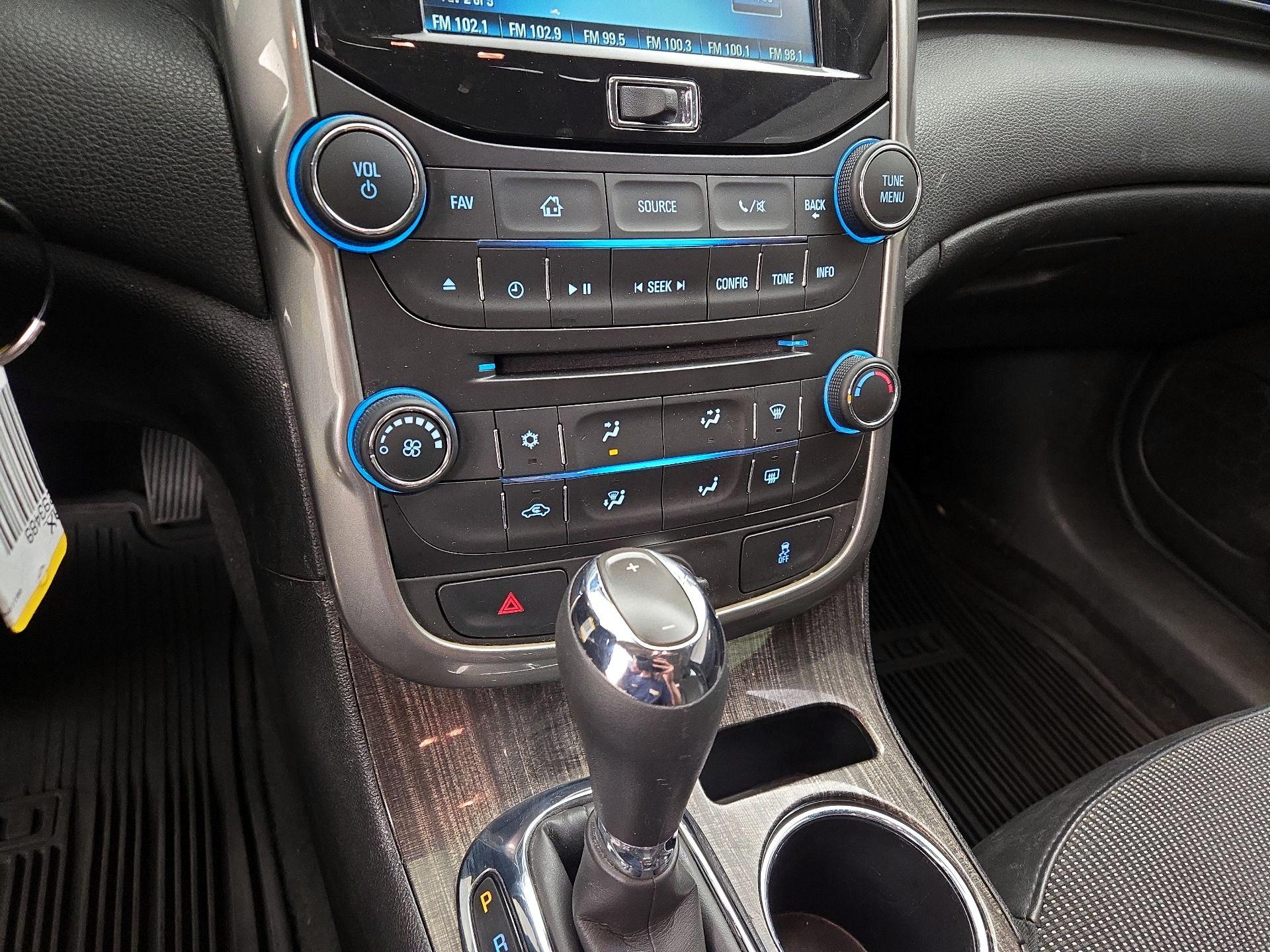 Thumbnail: 2015 Chevrolet Malibu - 16