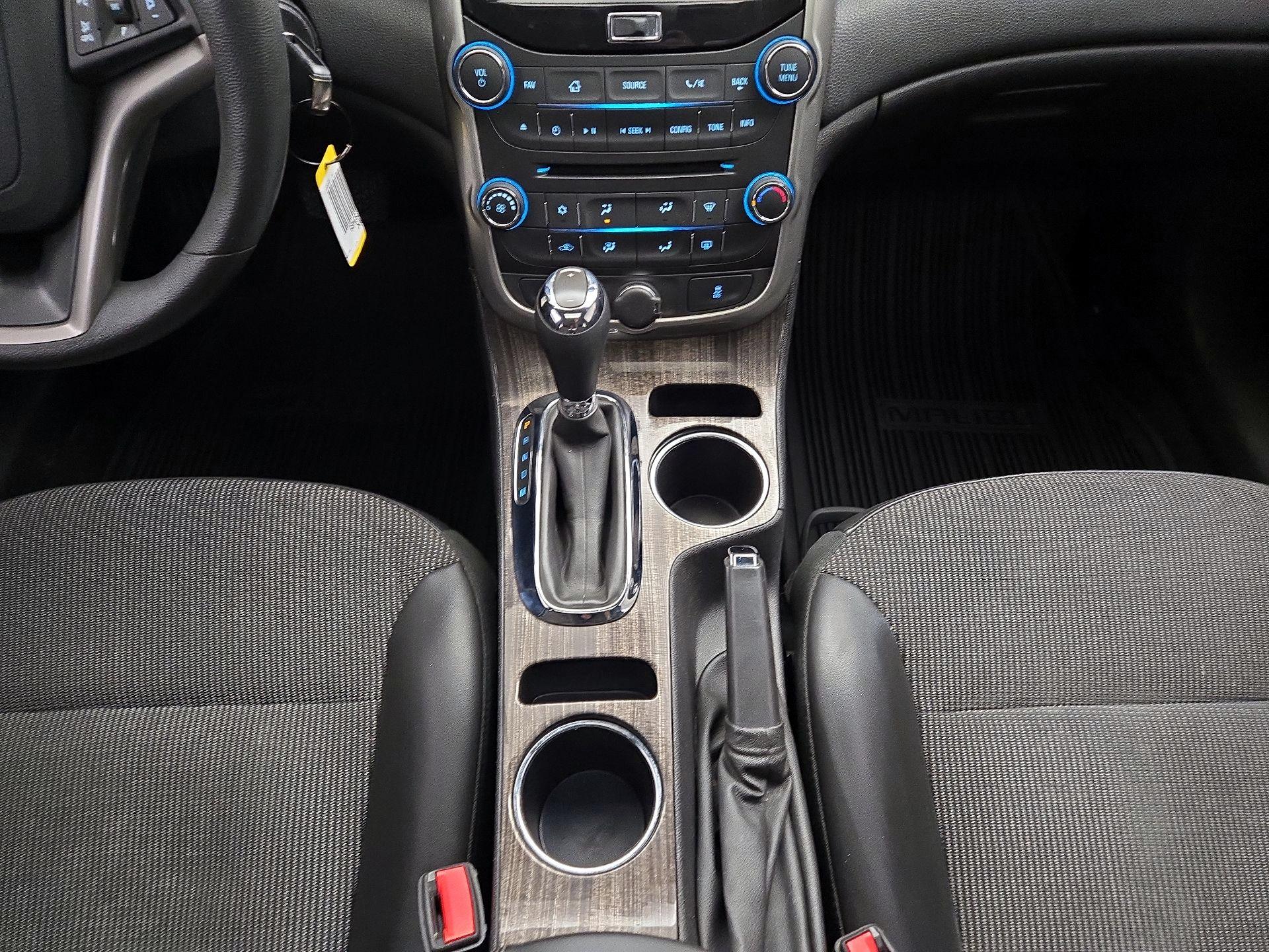Thumbnail: 2015 Chevrolet Malibu - 17