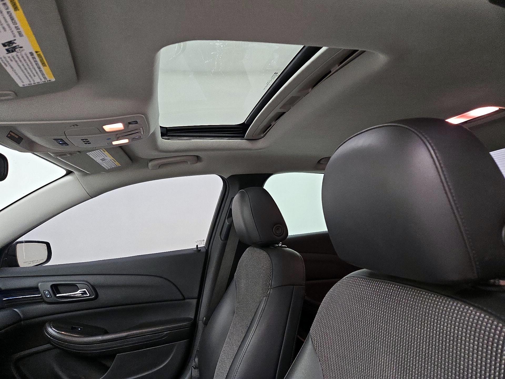 Thumbnail: 2015 Chevrolet Malibu - 19