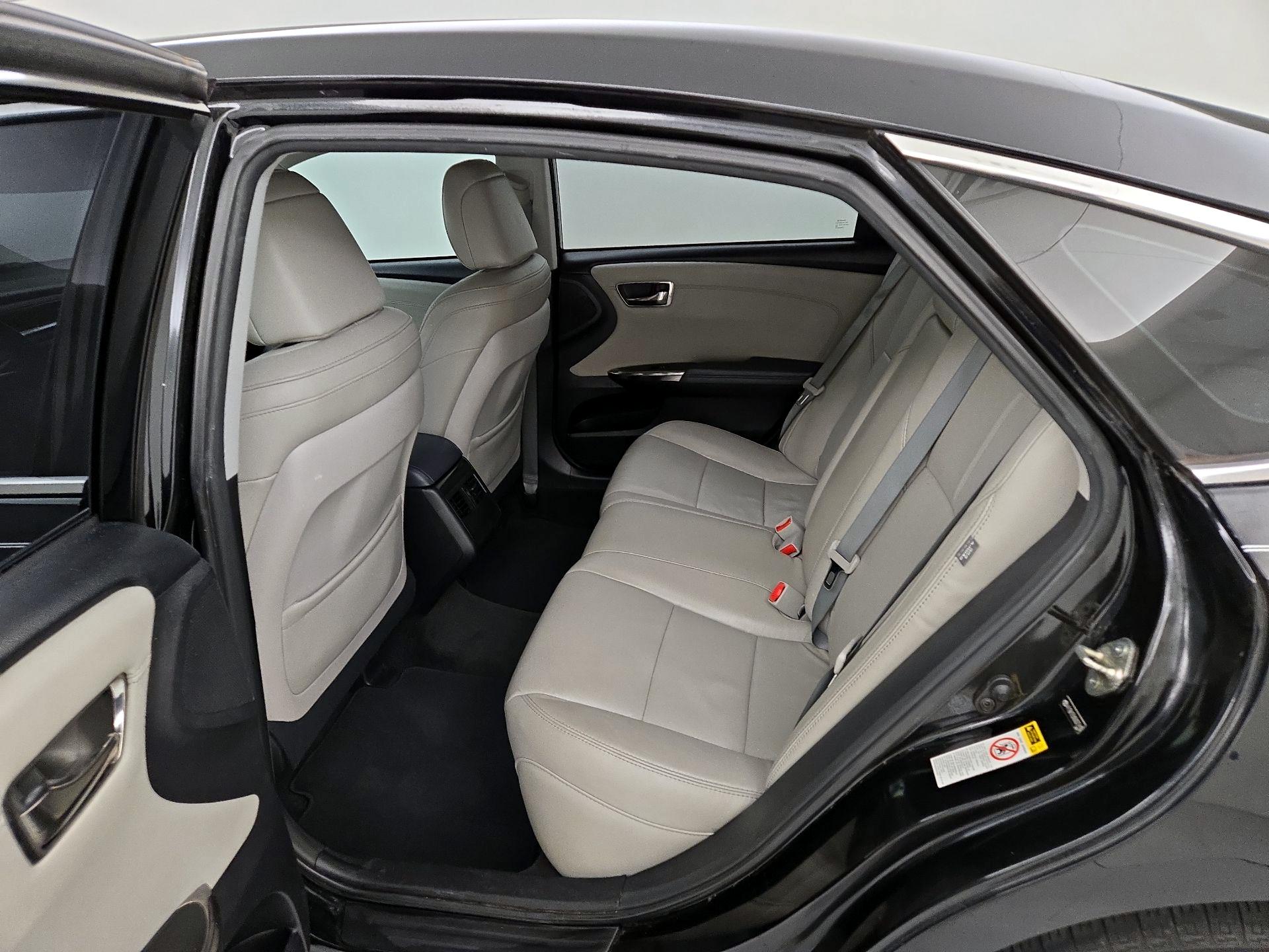 Thumbnail: 2013 Toyota Avalon - 18