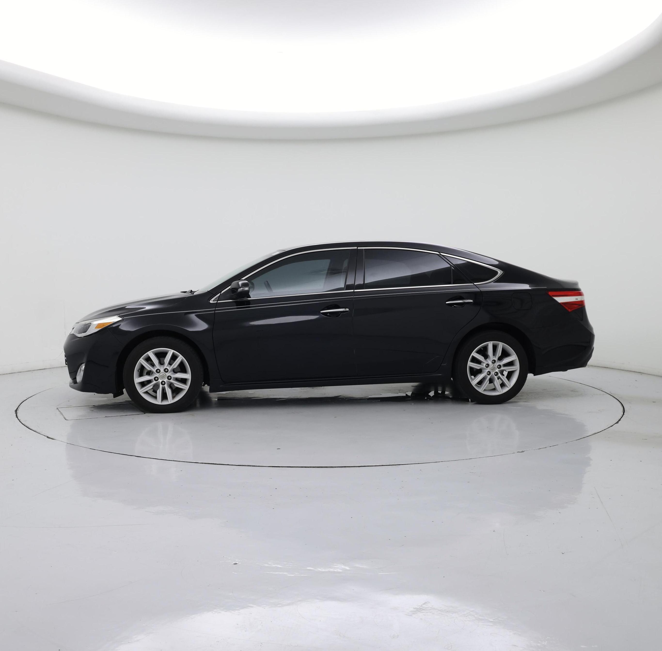 Thumbnail: 2013 Toyota Avalon - 3