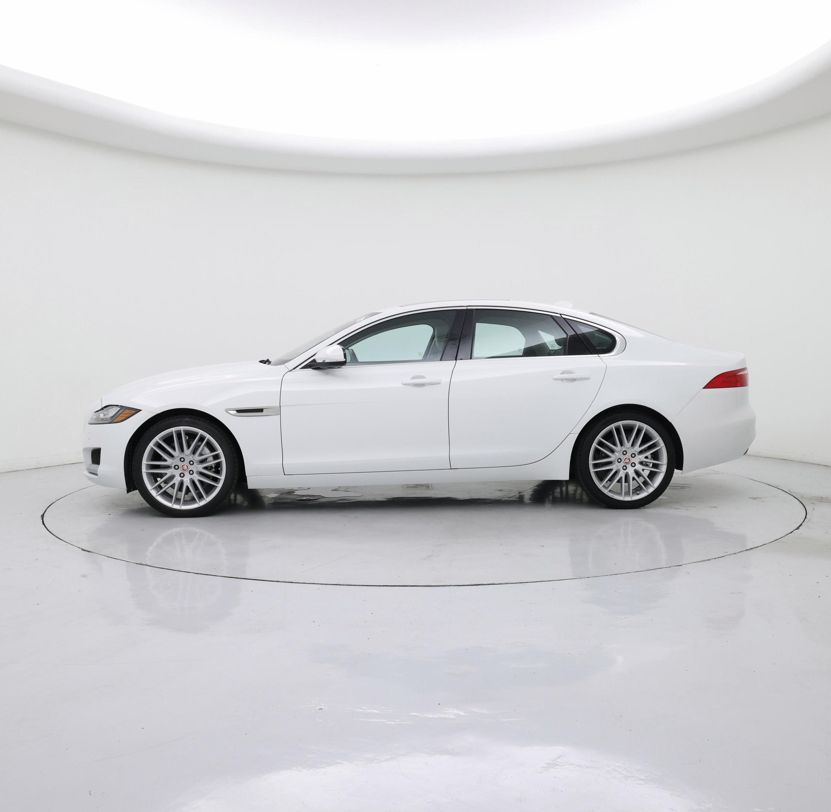 Thumbnail: 2020 Jaguar XF - 3