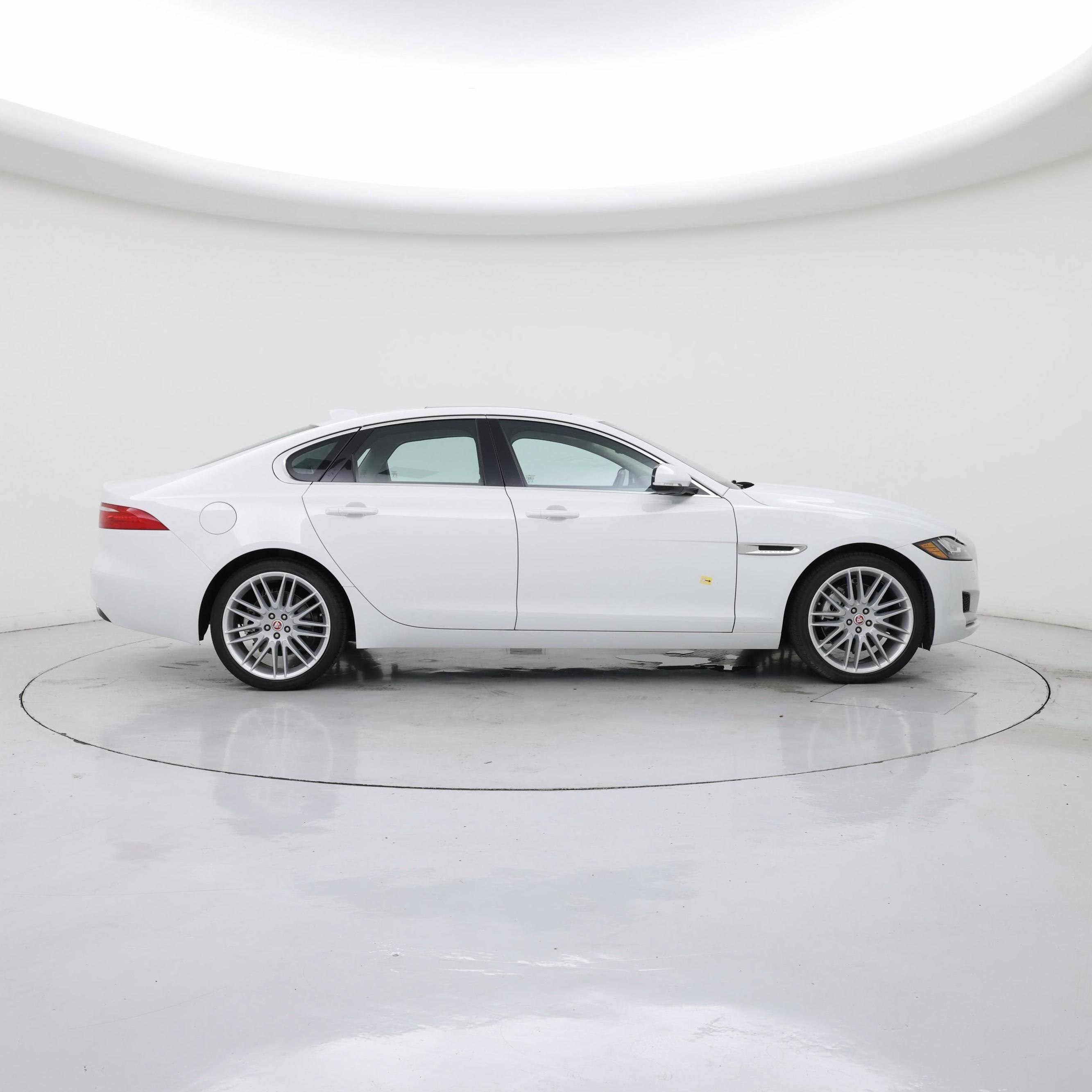 Thumbnail: 2020 Jaguar XF - 7