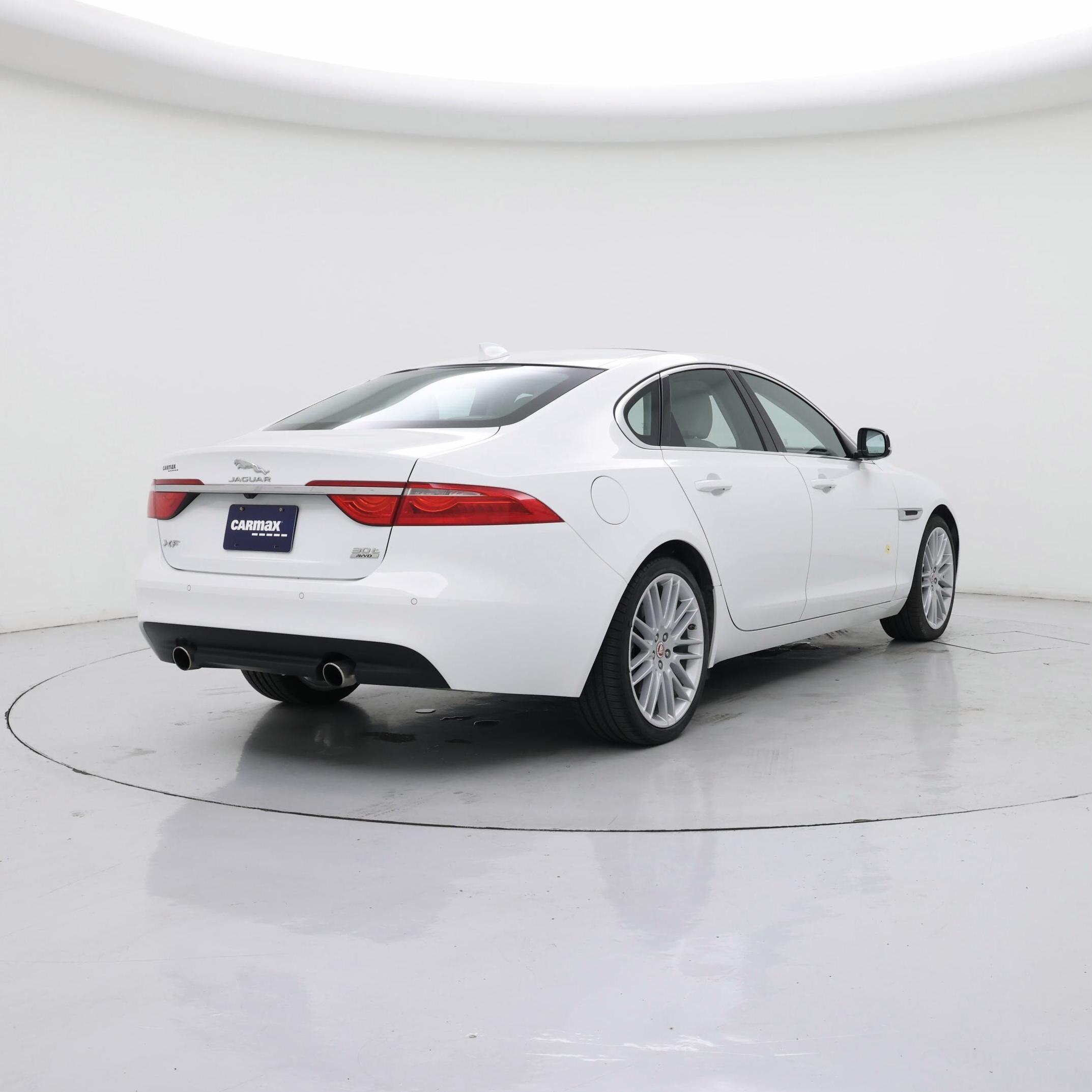 Thumbnail: 2020 Jaguar XF - 8