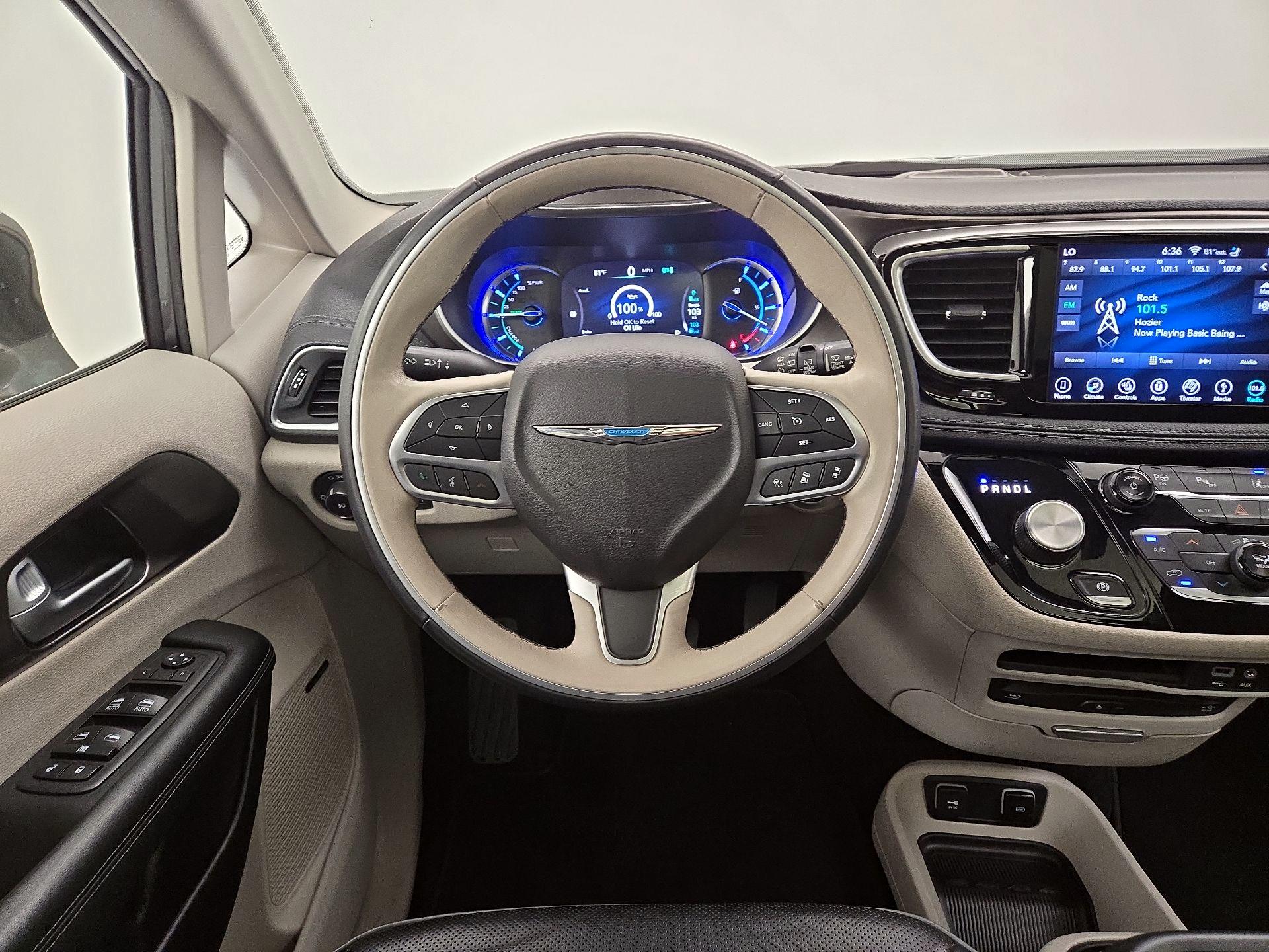 Thumbnail: 2018 Chrysler Pacifica - 10