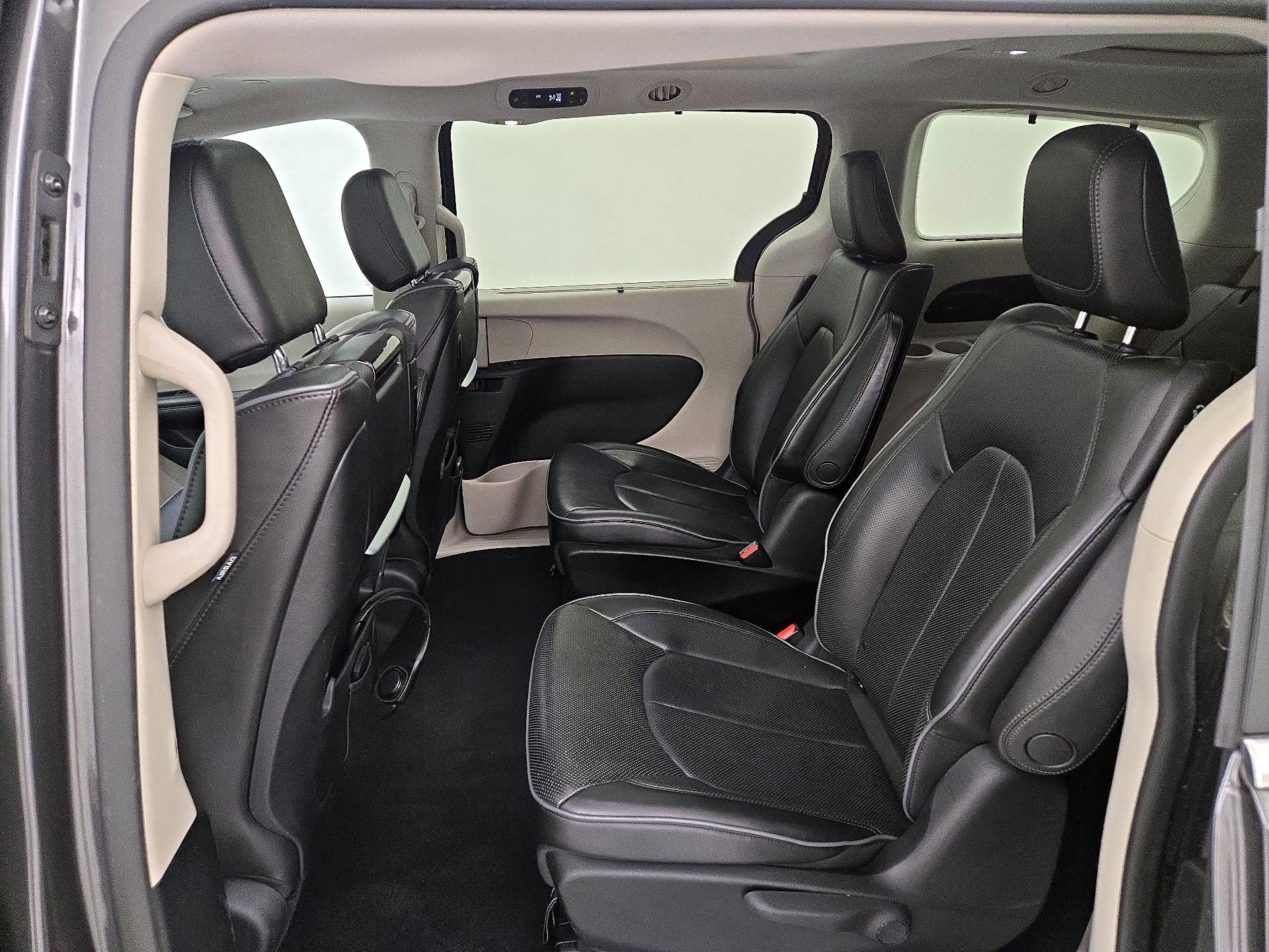 Thumbnail: 2018 Chrysler Pacifica - 20