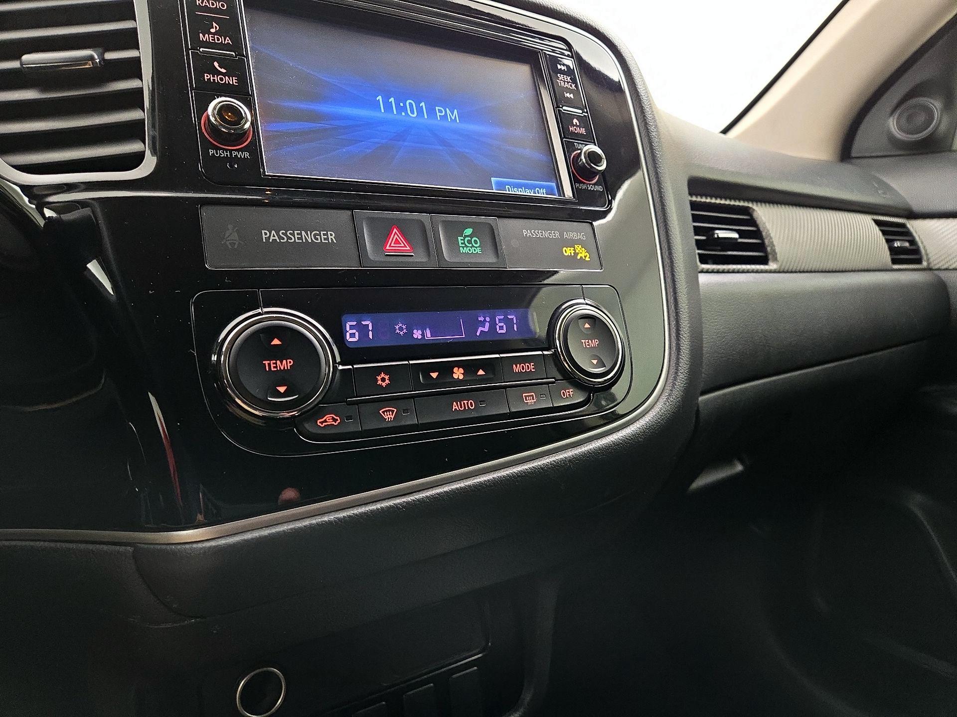 Thumbnail: 2018 Mitsubishi Outlander - 16