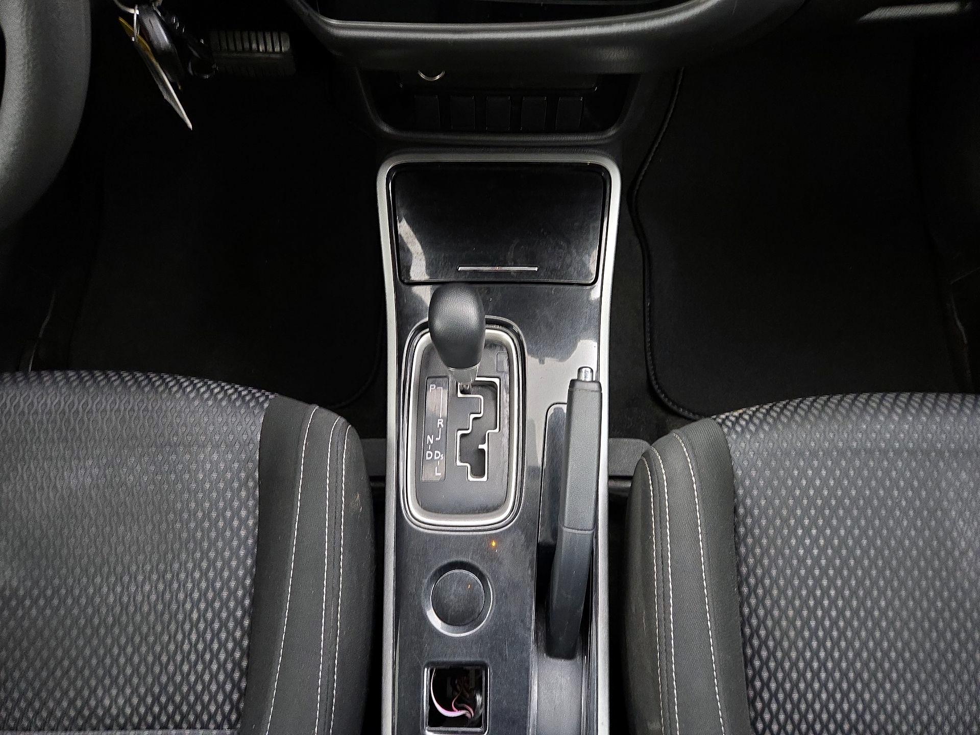 Thumbnail: 2018 Mitsubishi Outlander - 17