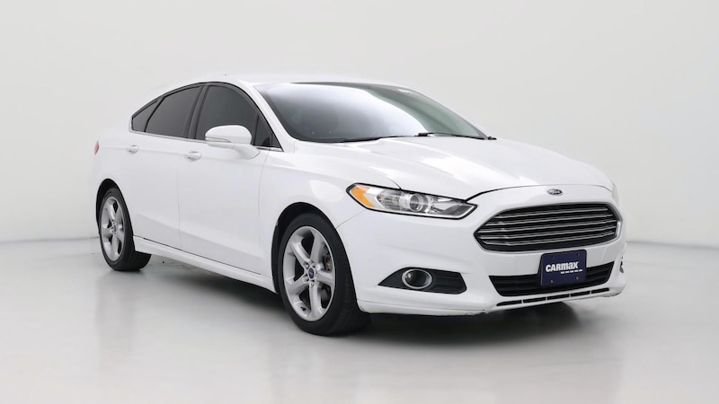 2016 Ford Fusion SE Hero Image