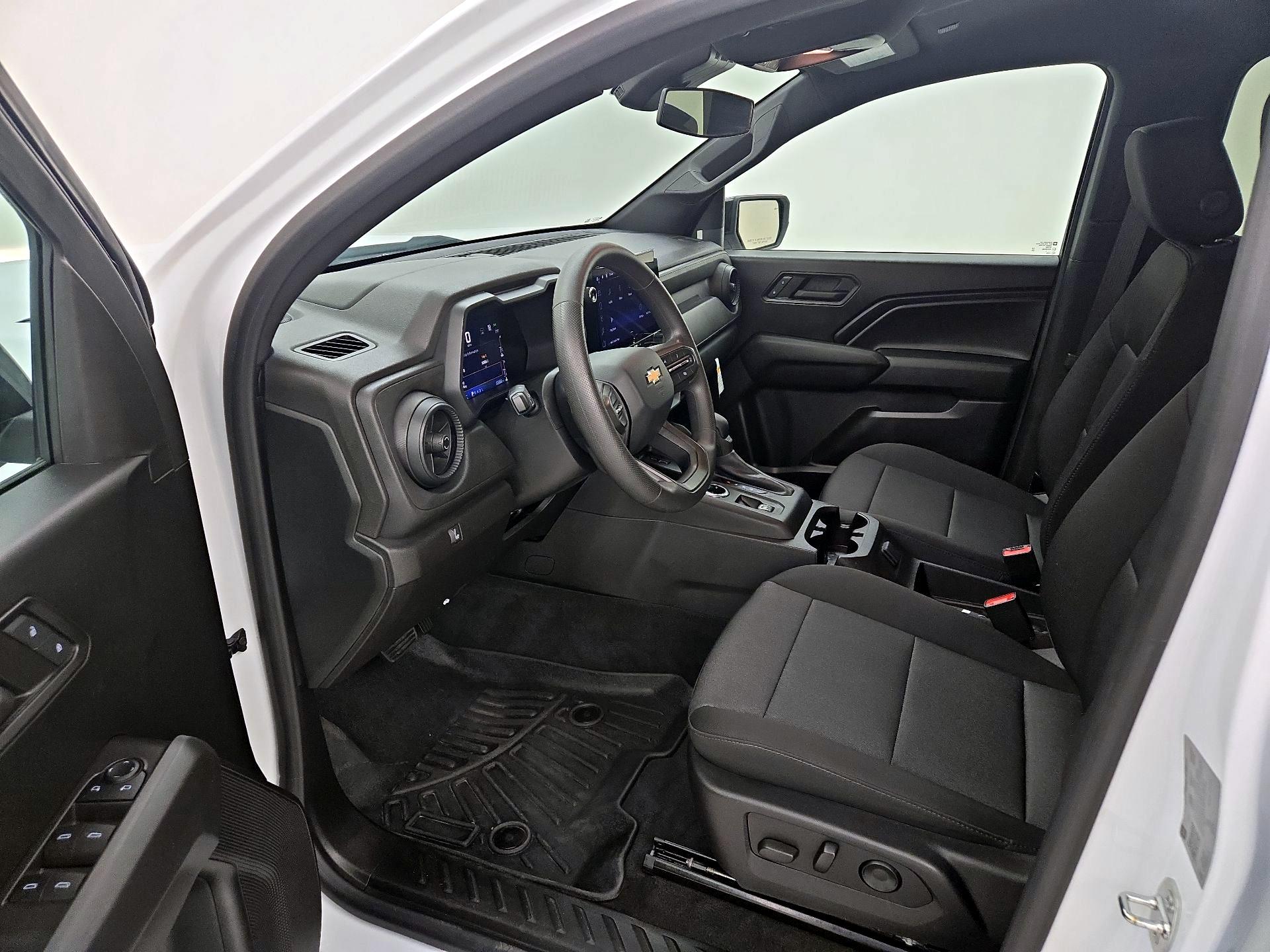 Thumbnail: 2023 Chevrolet Colorado - 11