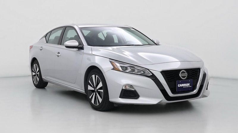 2022 Nissan Altima SV Hero Image